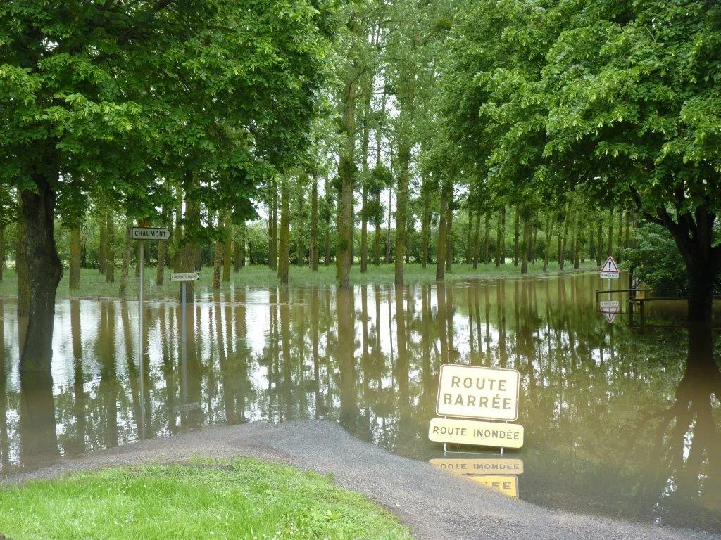 Photo showing: Route de Chaumont