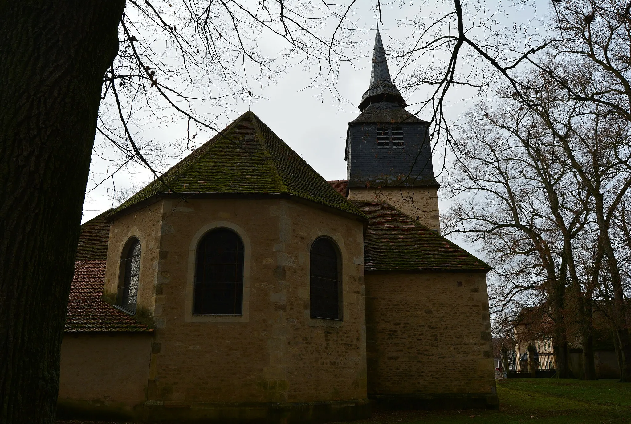 Photo showing: Façade arrière de l'église Saint-Sulpice de Bannegon.