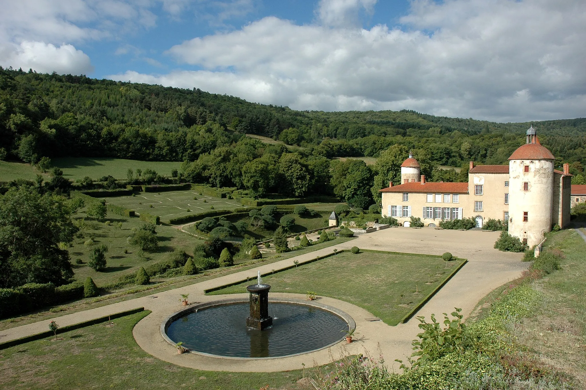 Photo showing: Château de la Batisse