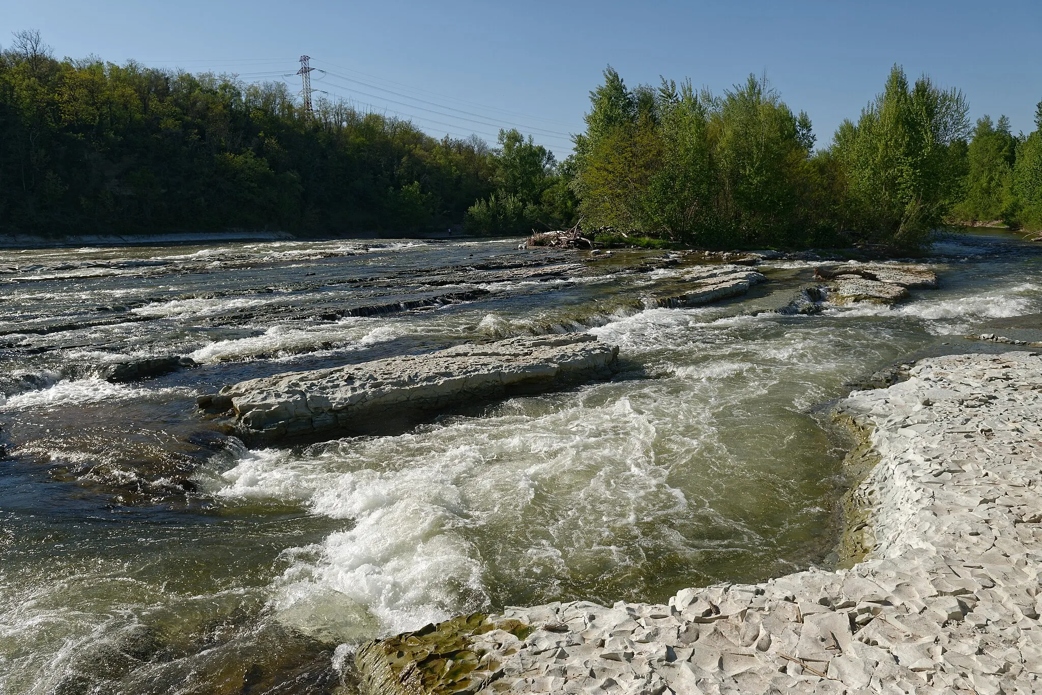 Photo showing: Rive droite de l'Allier aux Martres-d'Artière.