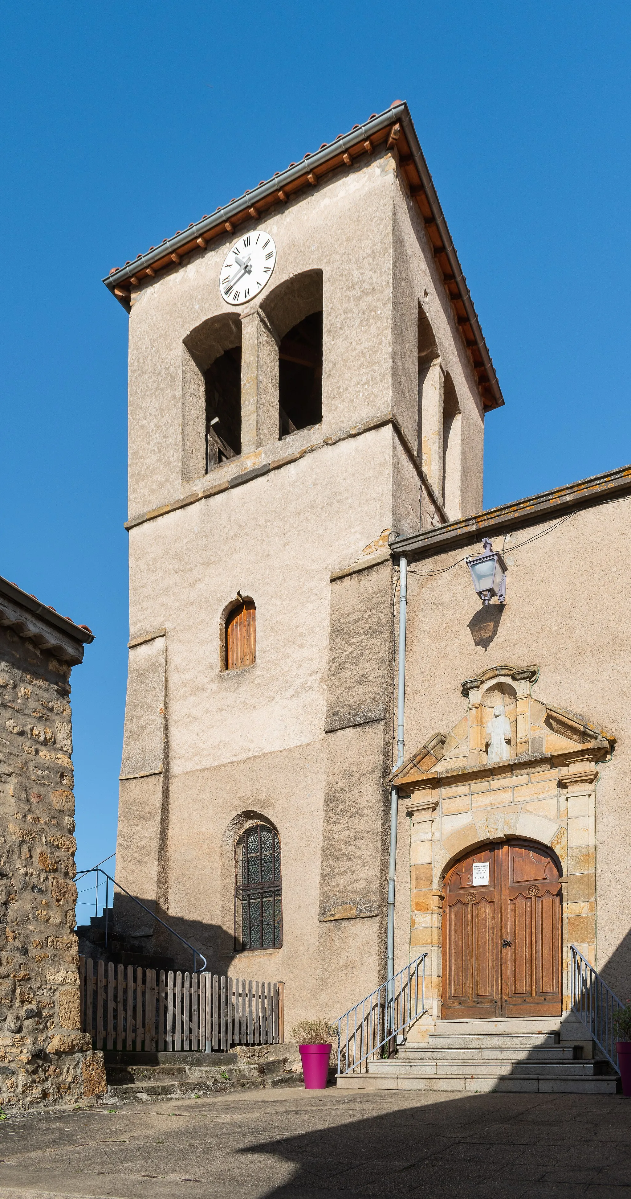 Photo showing: Saint Maurice church in Saint-Maurice, Puy-de-Dôme, France