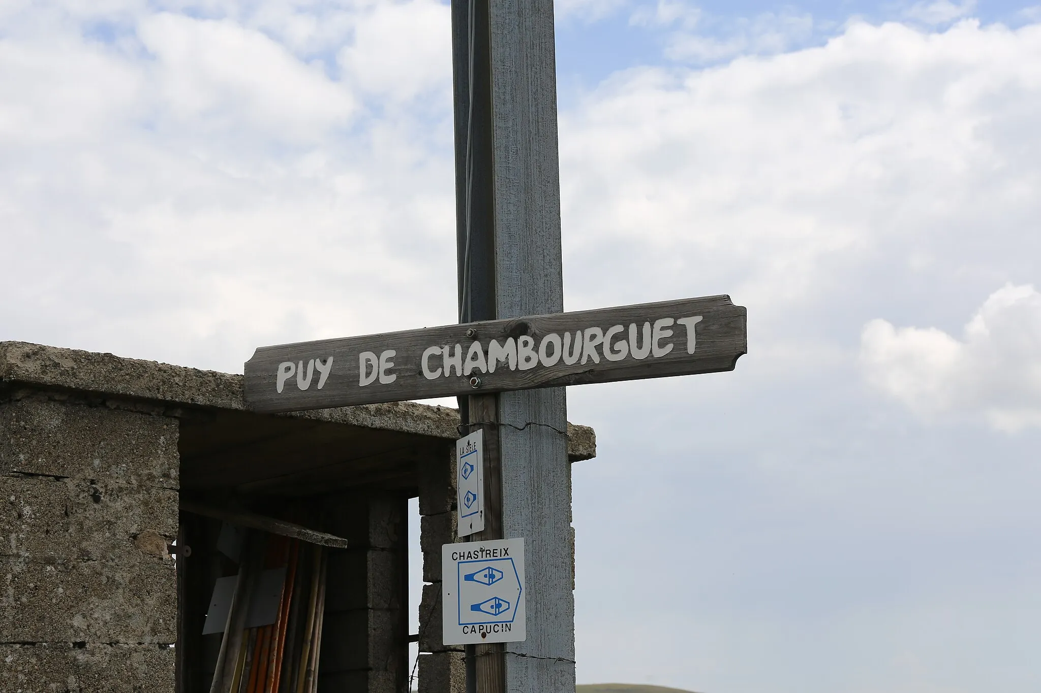 Photo showing: Le puy de Chambourguet à La Tour-d'Auvergne.