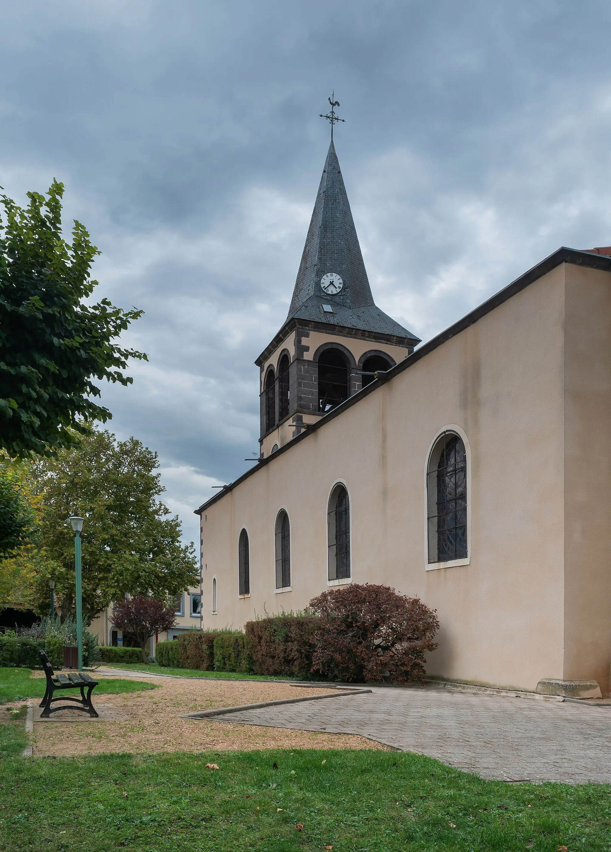Photo showing: Saints Domninus, Dionysius and Our Lady church in Seychalles, Puy-de-Dôme, France