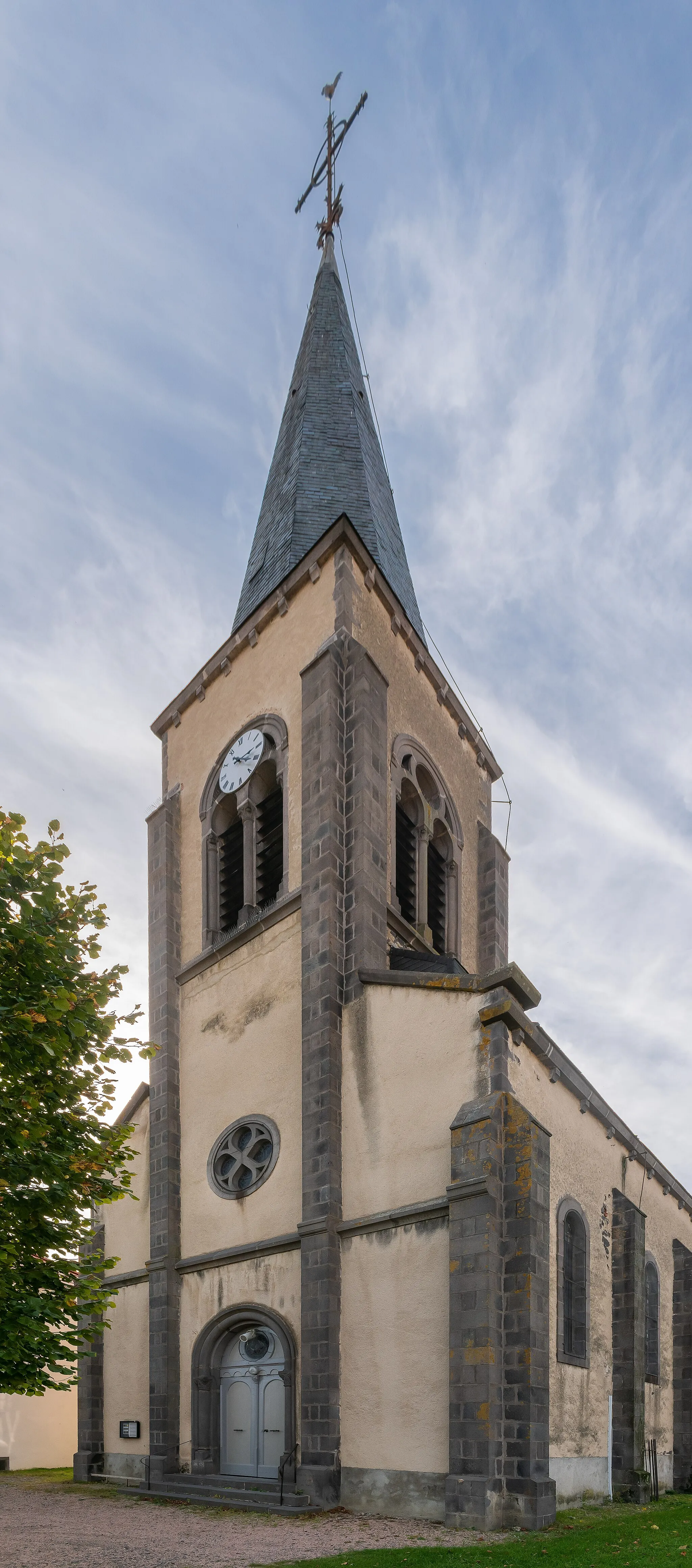 Photo showing: Saint Joseph church in Surat, Puy-de-Dôme, France