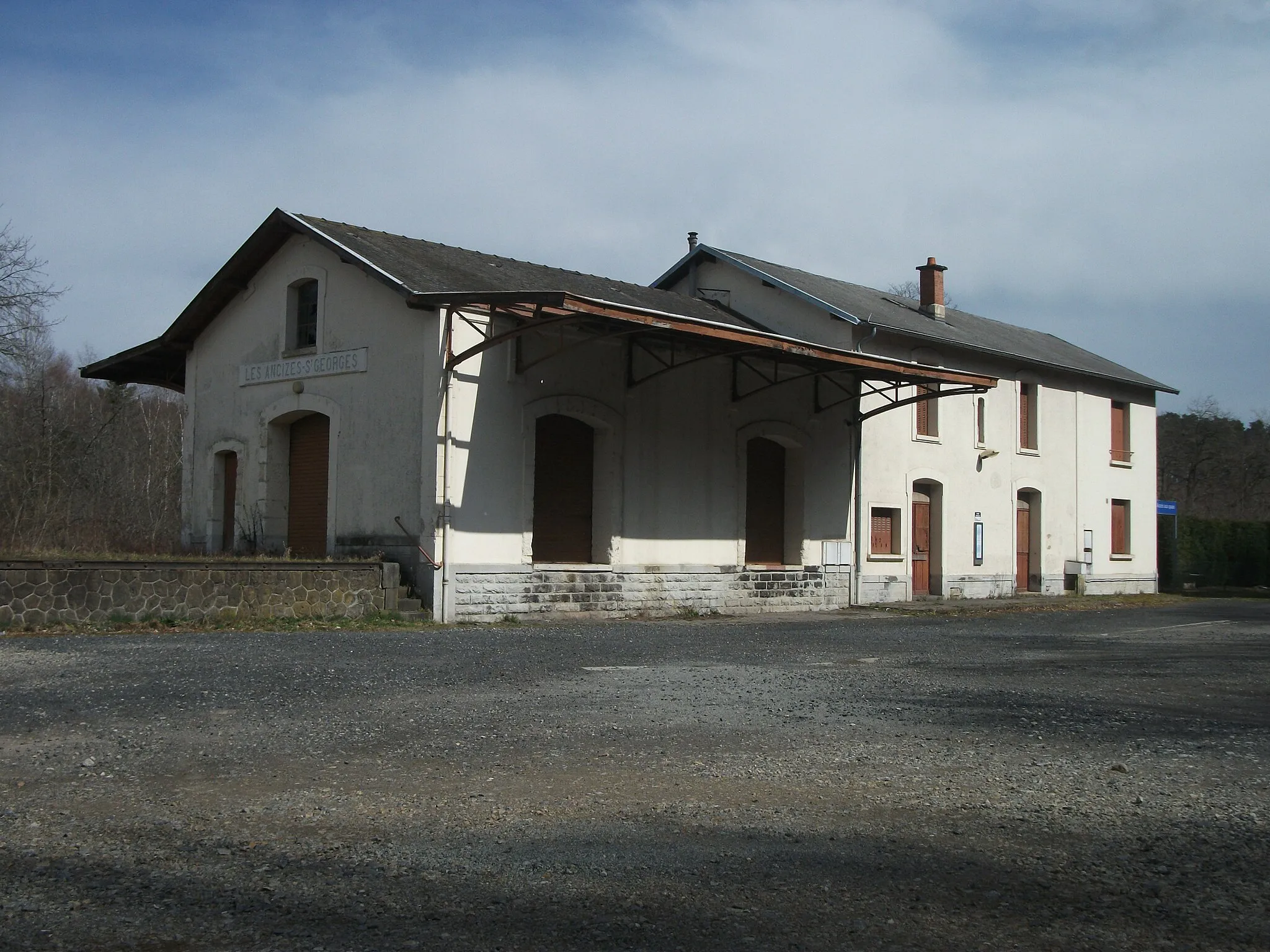 Photo showing: Les Ancizes—Saint-Georges railway station, in Les Ancizes-Comps, Puy-de-Dôme [15870]