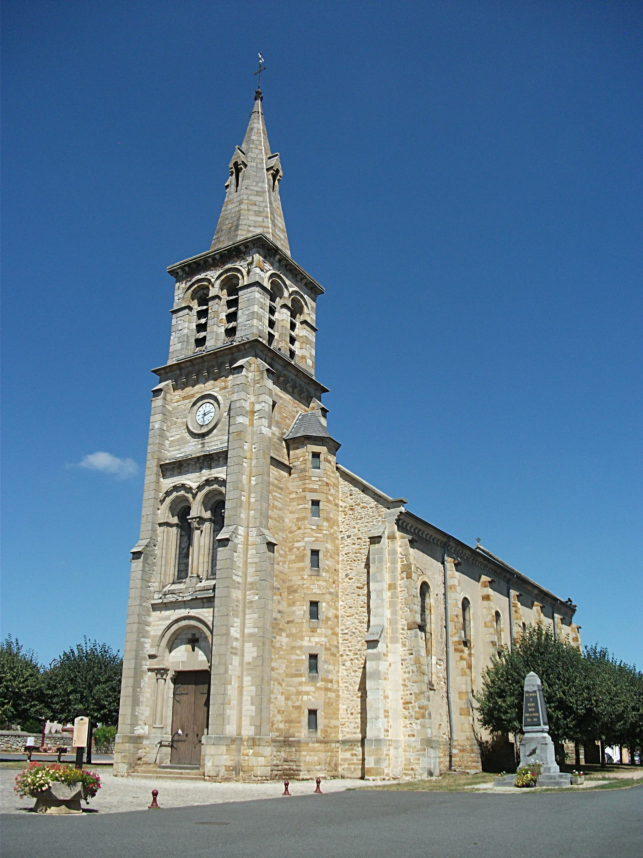 Photo showing: Church of Bézenet, Allier, Auvergne-Rhône-Alpes, France. [16734]