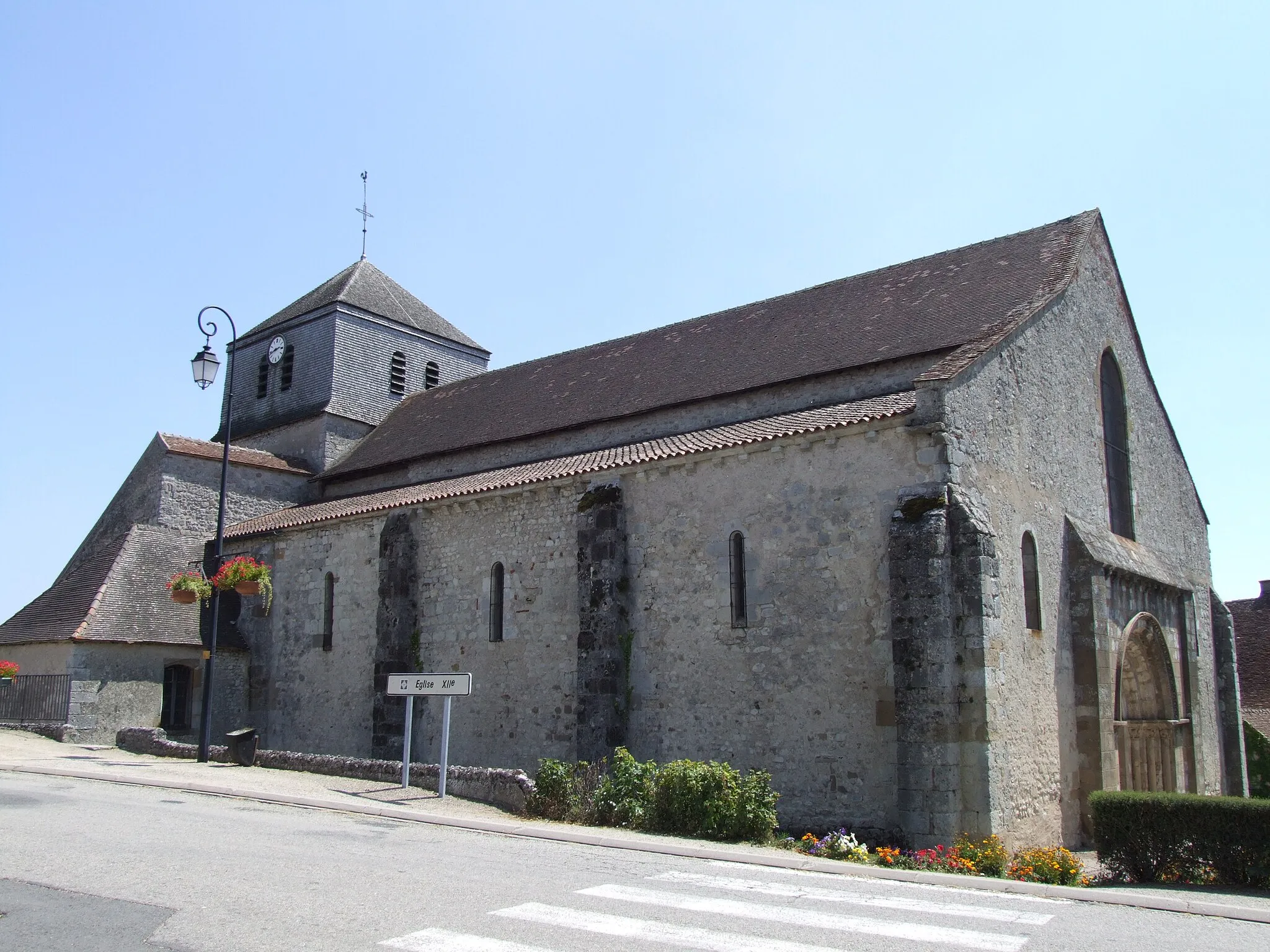 Photo showing: Besson - Église Saint-Martin - Ensemble