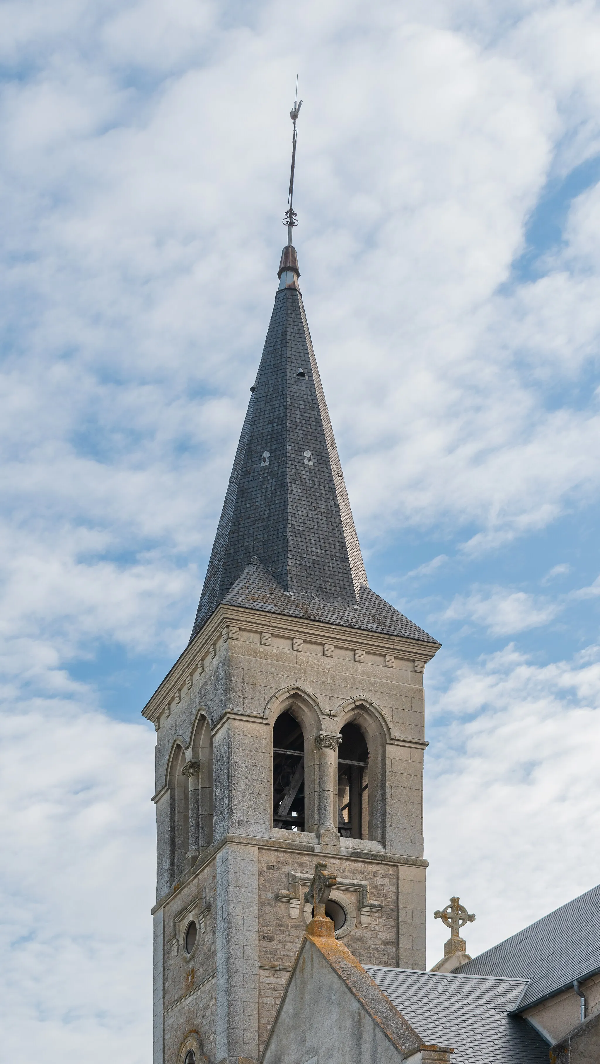 Photo showing: Bell tower of the Saint Roch church in Billezois, Allier, France