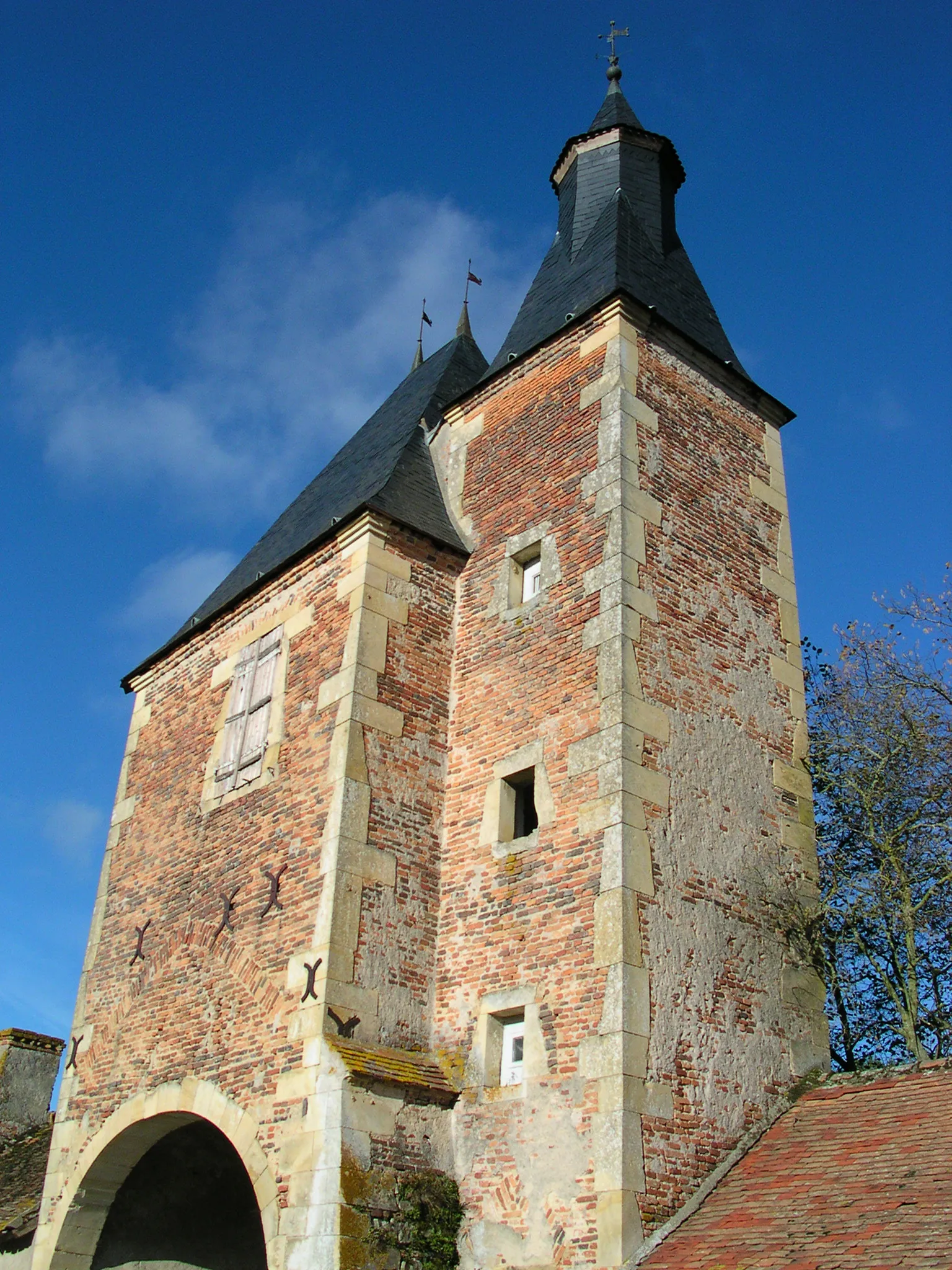 Photo showing: château (CHAPEAU,FR03)