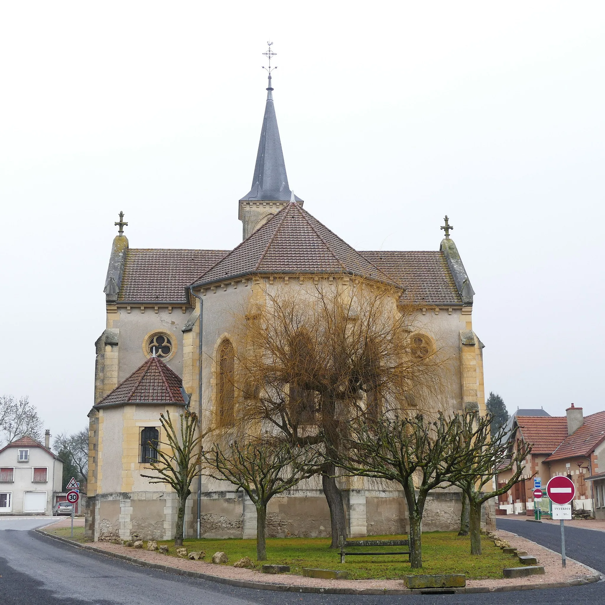 Photo showing: Saint-Peter-and-Saint-Martin's church in Cindré (Allier, Auvergne, France).