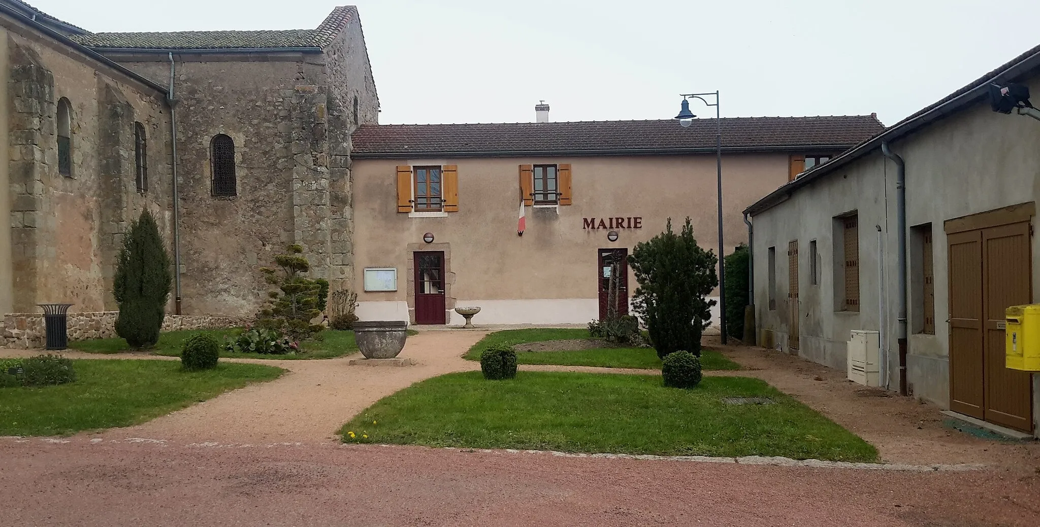Photo showing: Mairie de Droiturier, Allier, France.