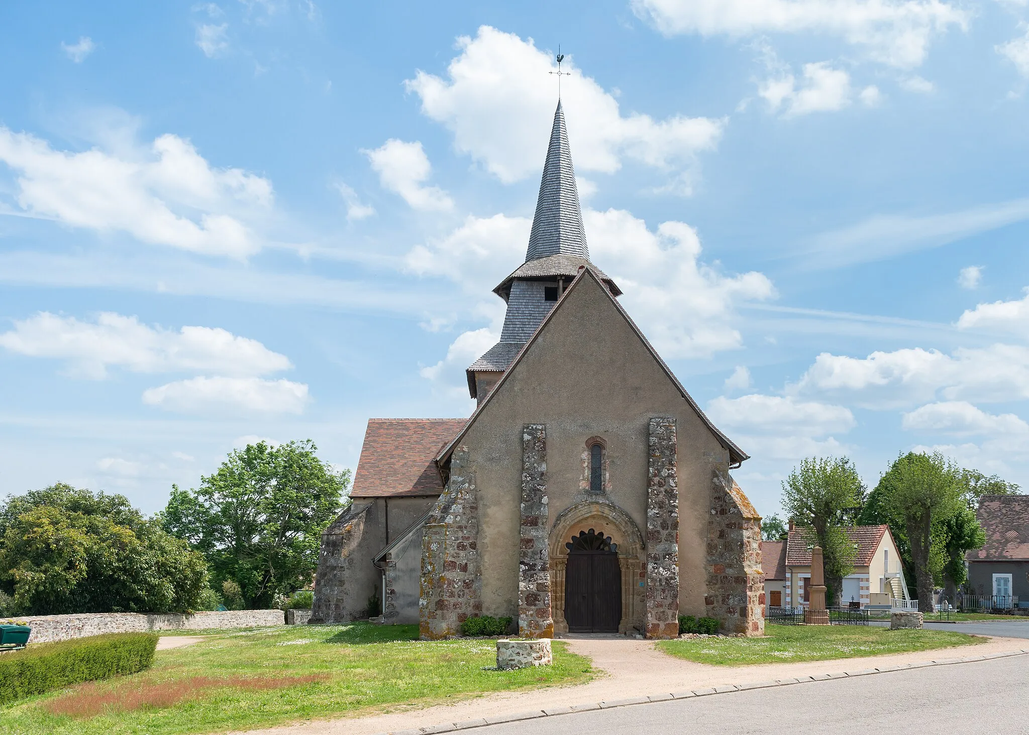 Photo showing: This building is inscrit au titre des monuments historiques de la France. It is indexed in the base Mérimée, a database of architectural heritage maintained by the French Ministry of Culture, under the reference PA00093081 .