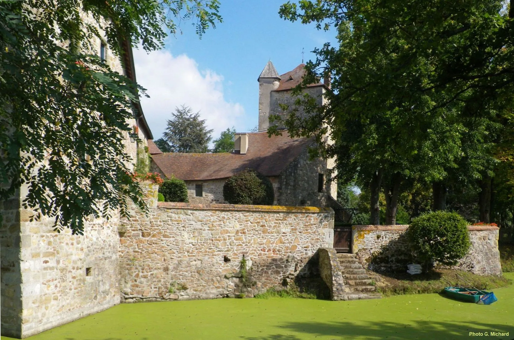 Photo showing: vue du château de Bord à Doyet (Allier) - photo prise en 2014