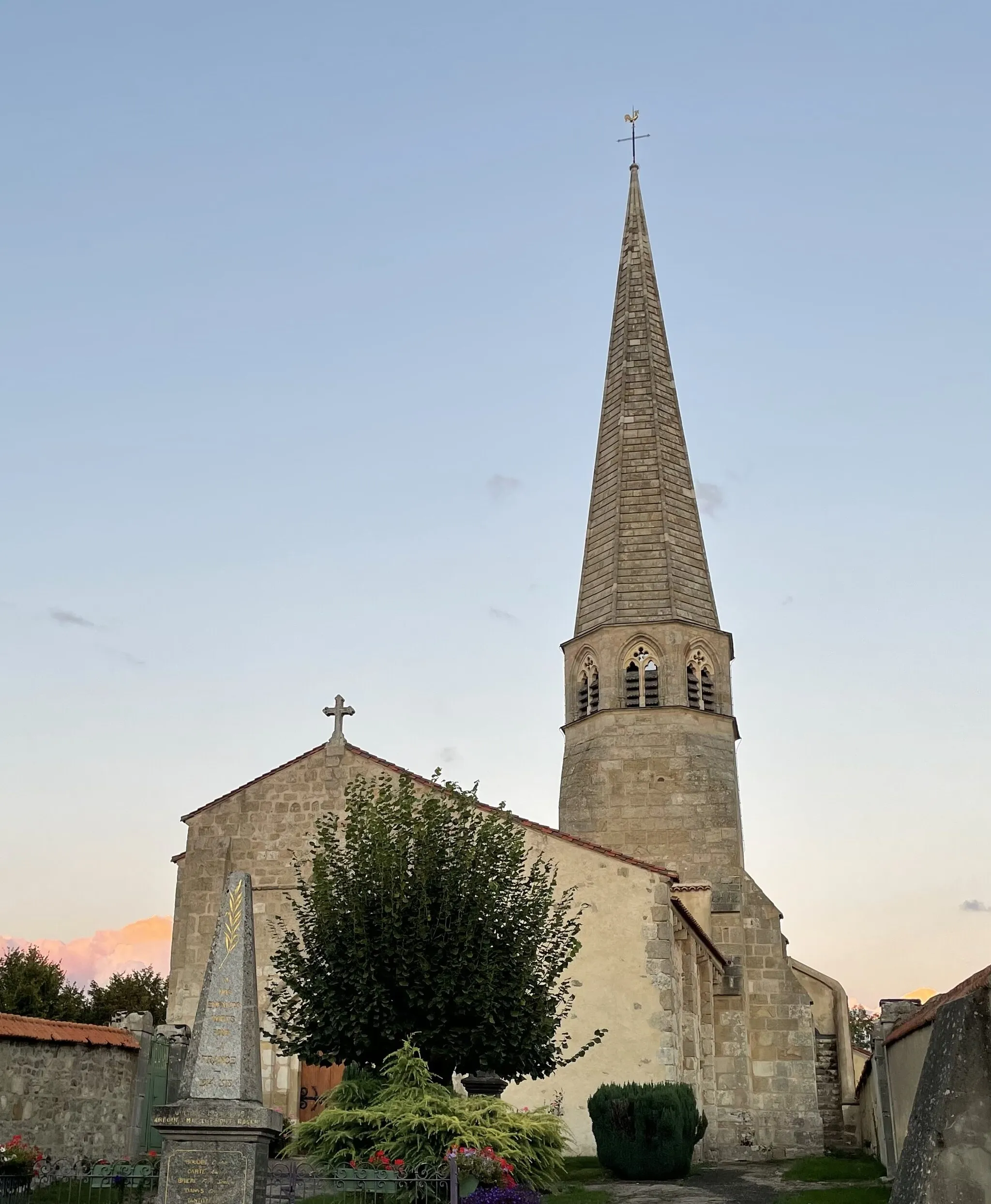 Photo showing: Eglise St Martin prise le 2022 09 05