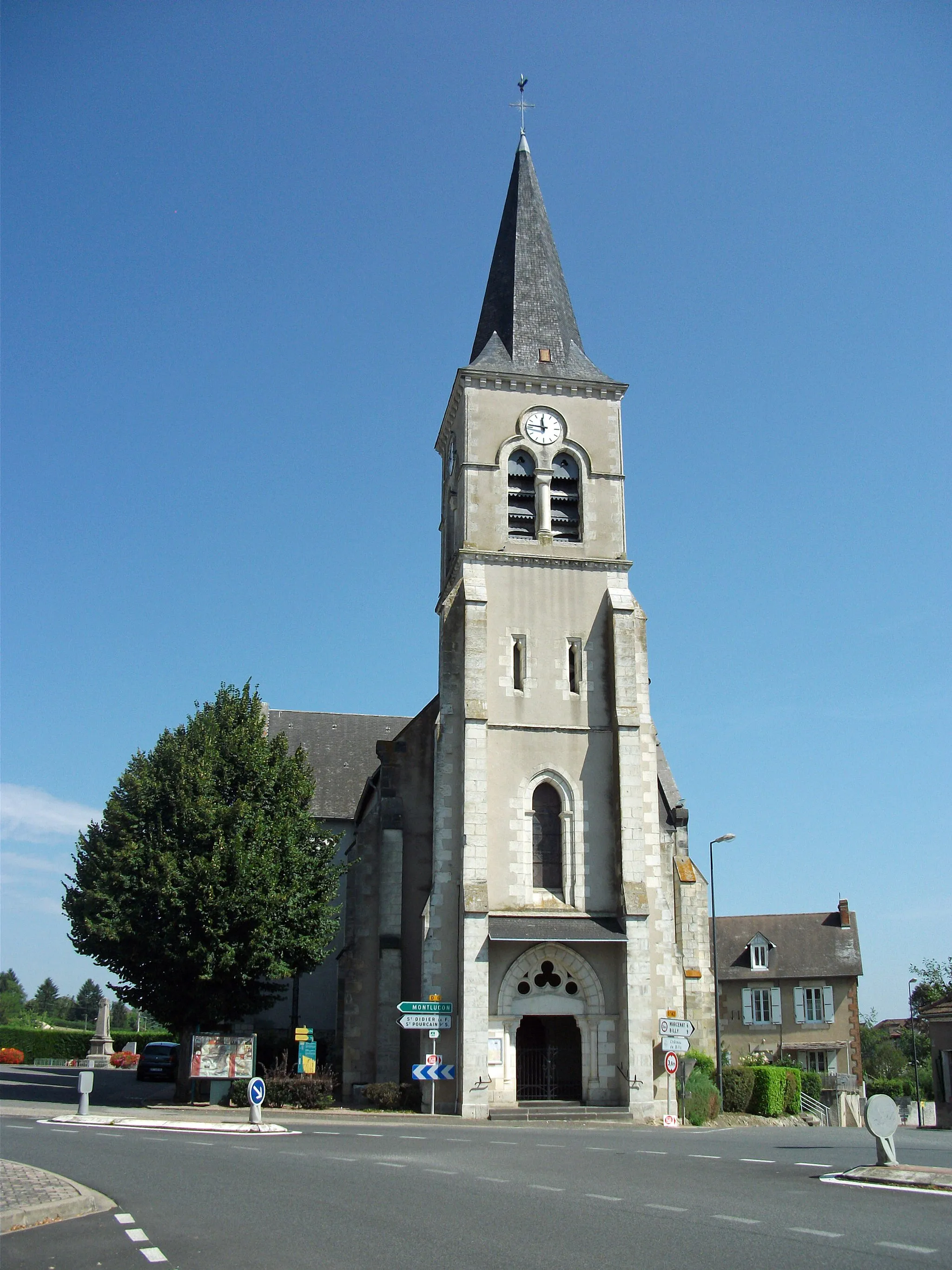 Photo showing: Church of Saint-Rémy-en-Rollat [8618]