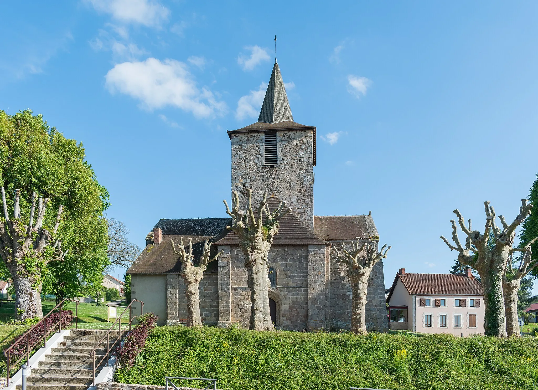 Photo showing: Saint Stephen church in Villebret, Allier, France
