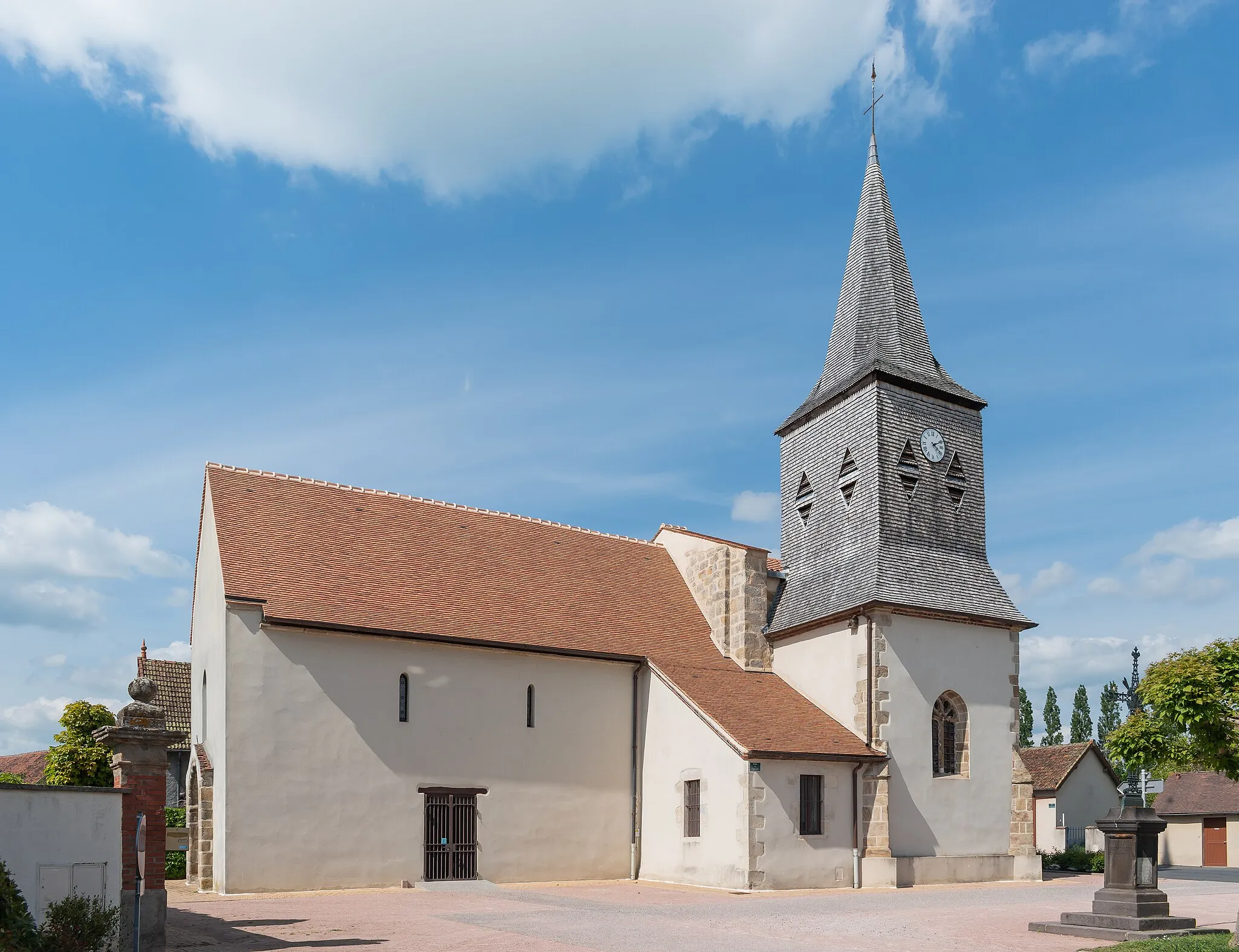 Photo showing: Saint Peter church in Treban, Allier, France