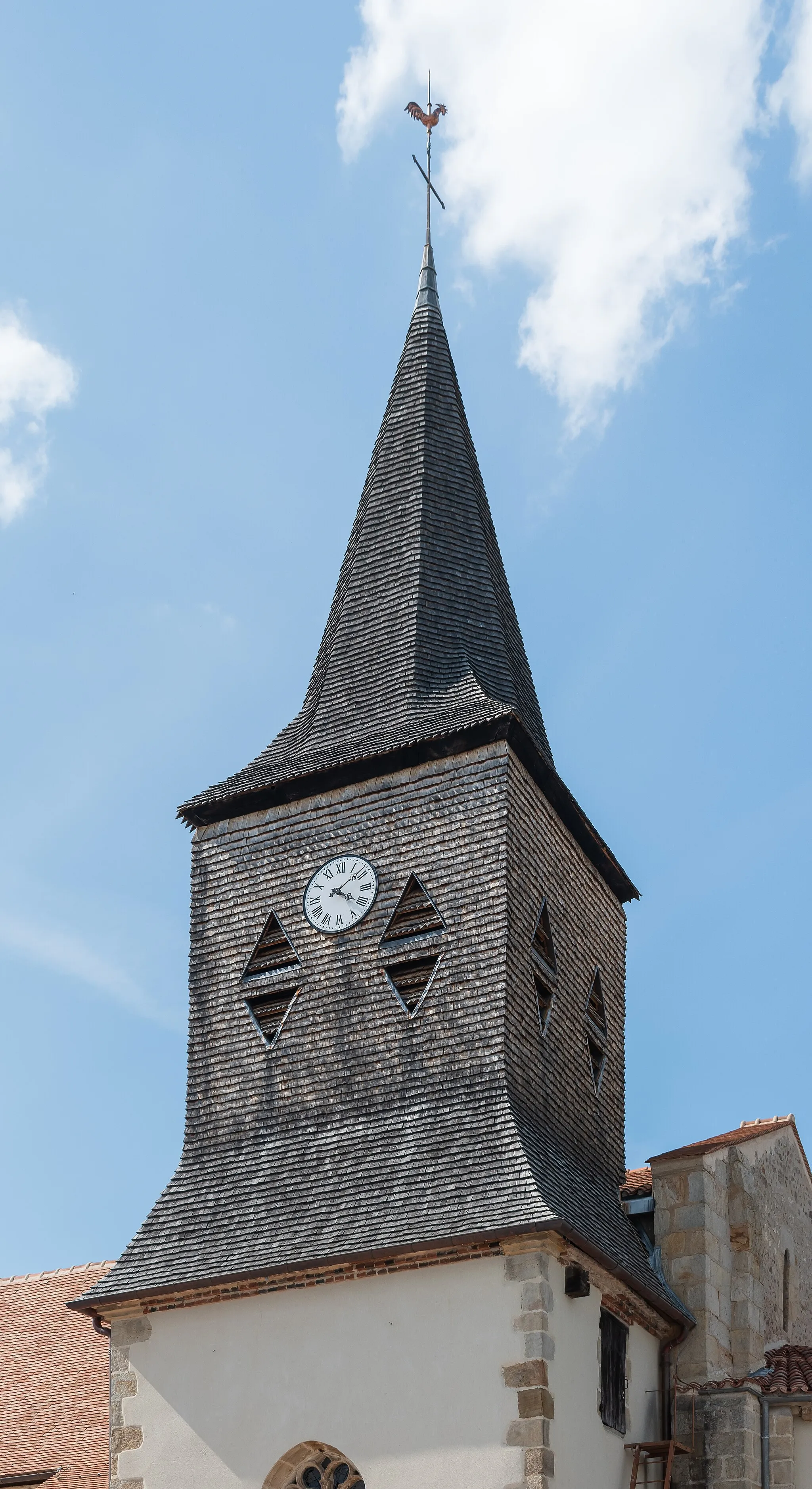 Photo showing: Bell tower of the Saint Peter church in Treban, Allier, France