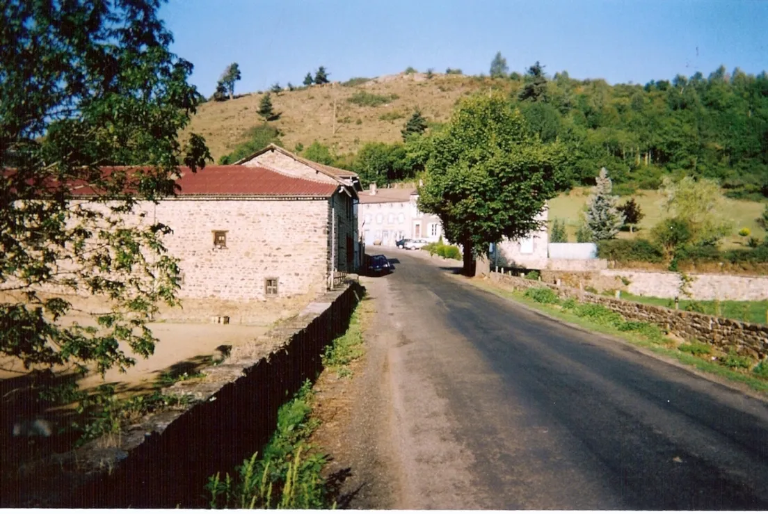 Photo showing: Vue de Saint-Poncy