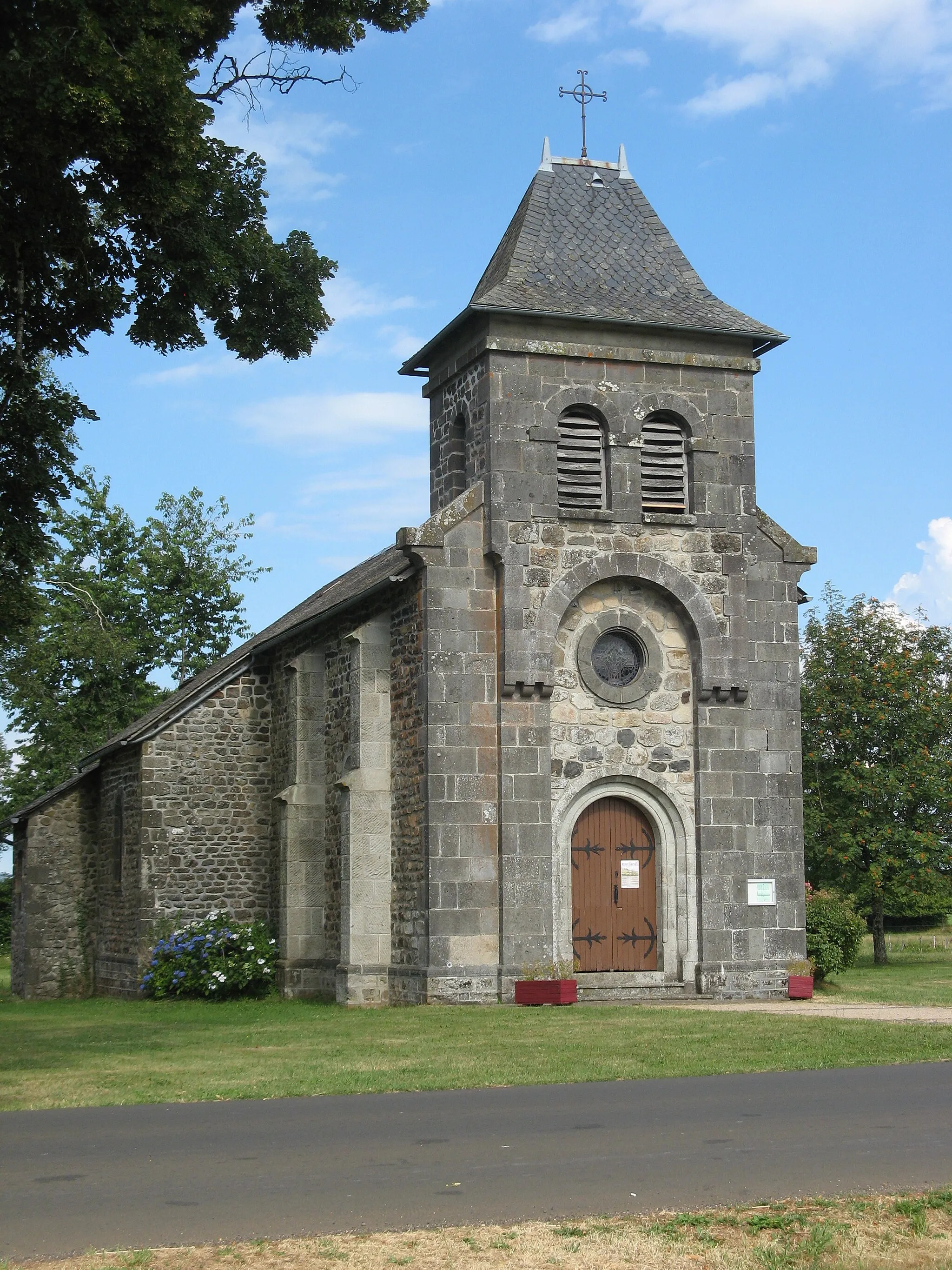 Photo showing: Sourniac, église St-Jean-Baptiste