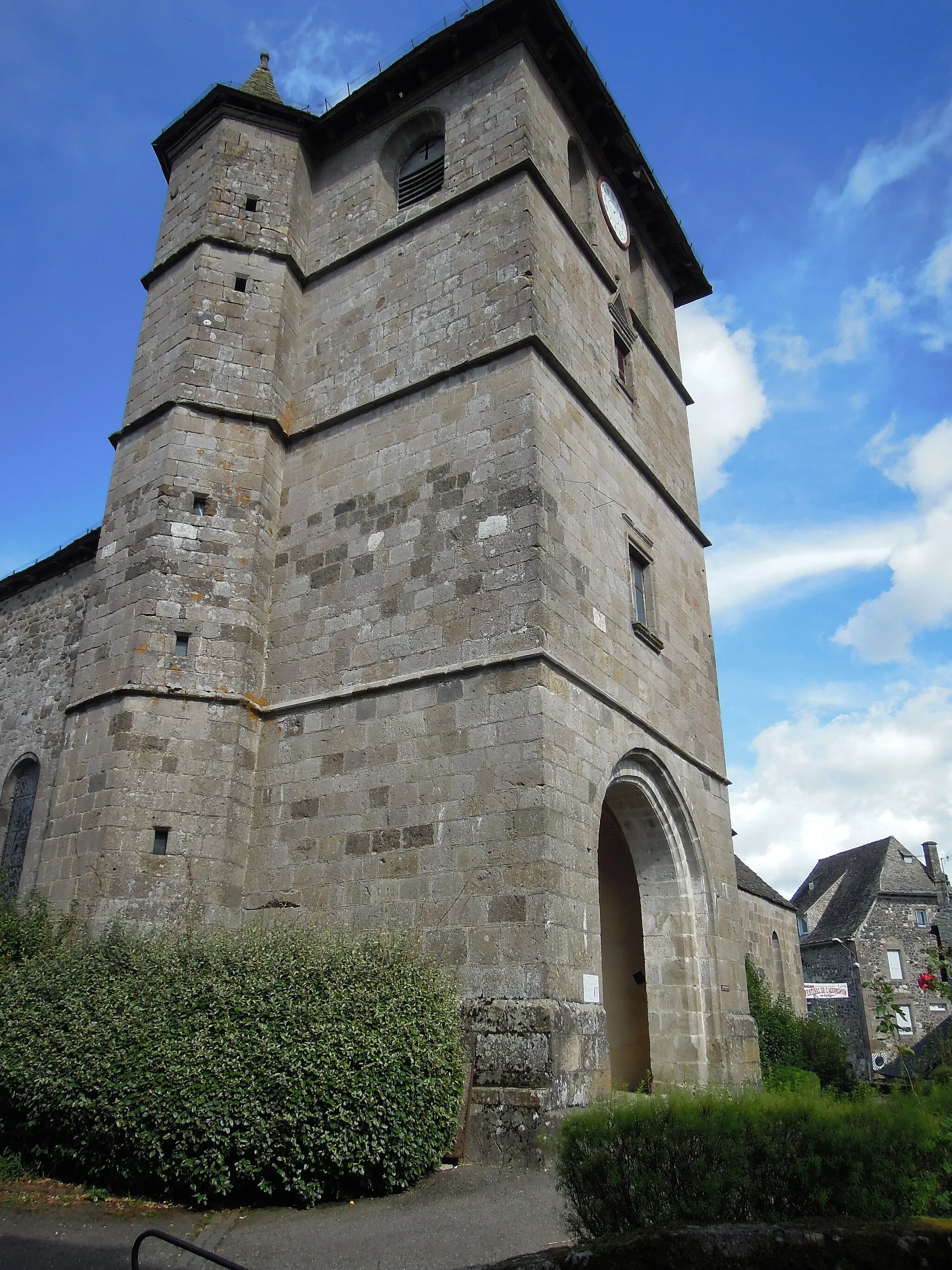 Photo showing: Église Saint-Pierre