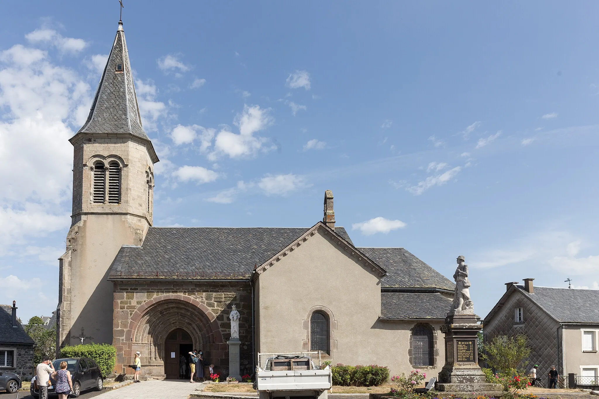 Photo showing: Église Saint-Martin de Lugarde.