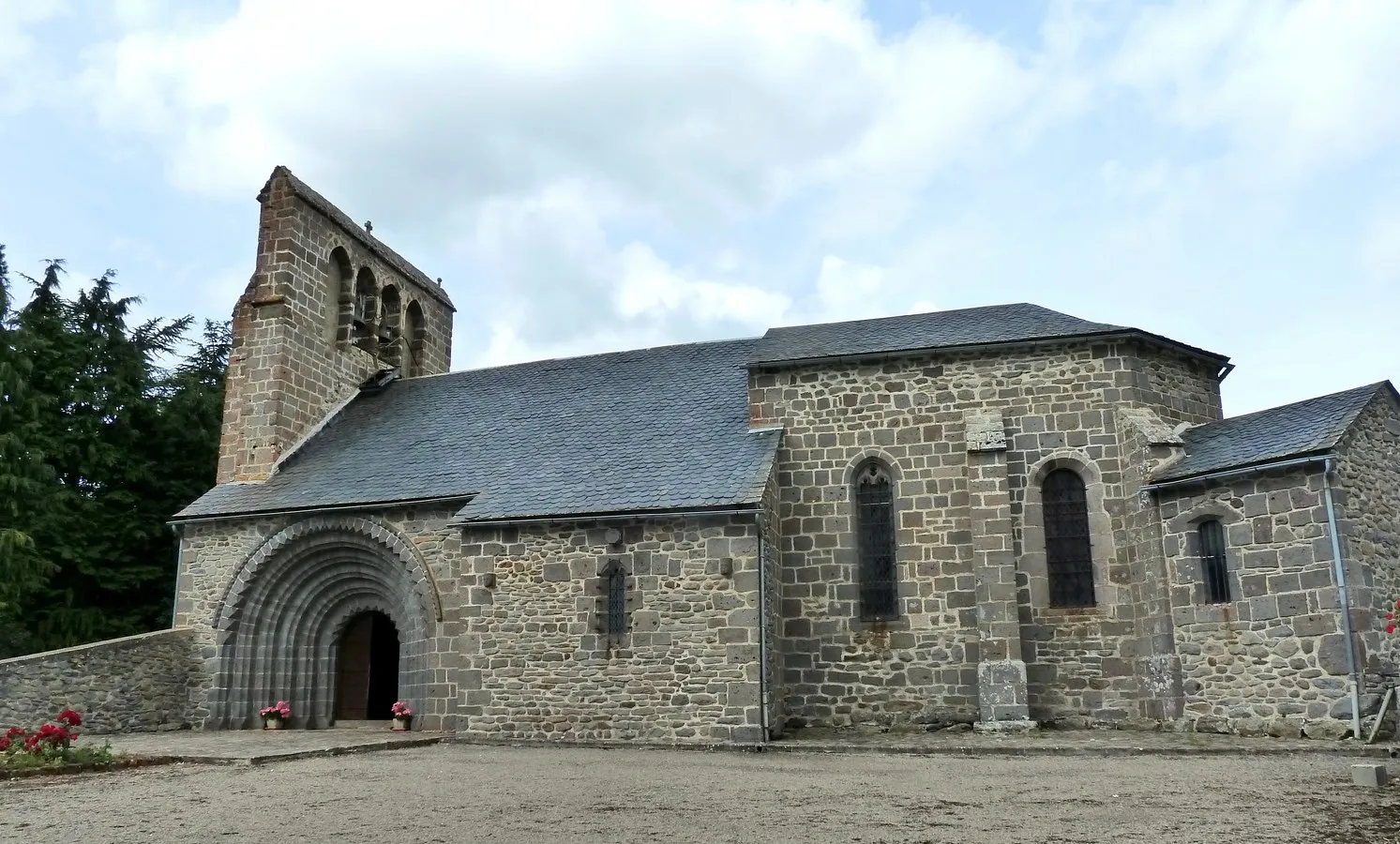 Photo showing: Eglise de Vernols, Cantal, France
