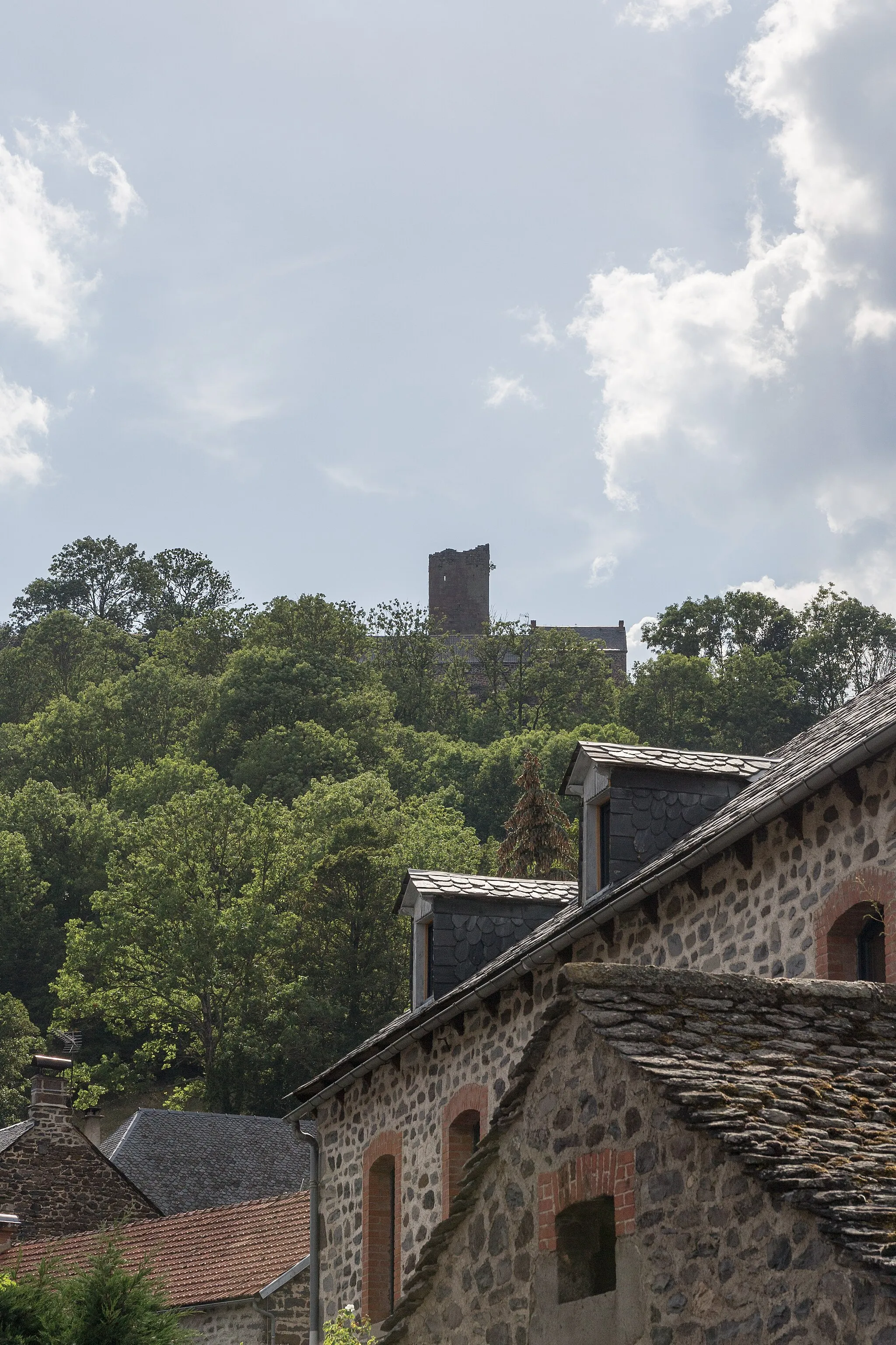 Photo showing: This building is indexed in the base Mérimée, a database of architectural heritage maintained by the French Ministry of Culture, under the reference PA00093521 .