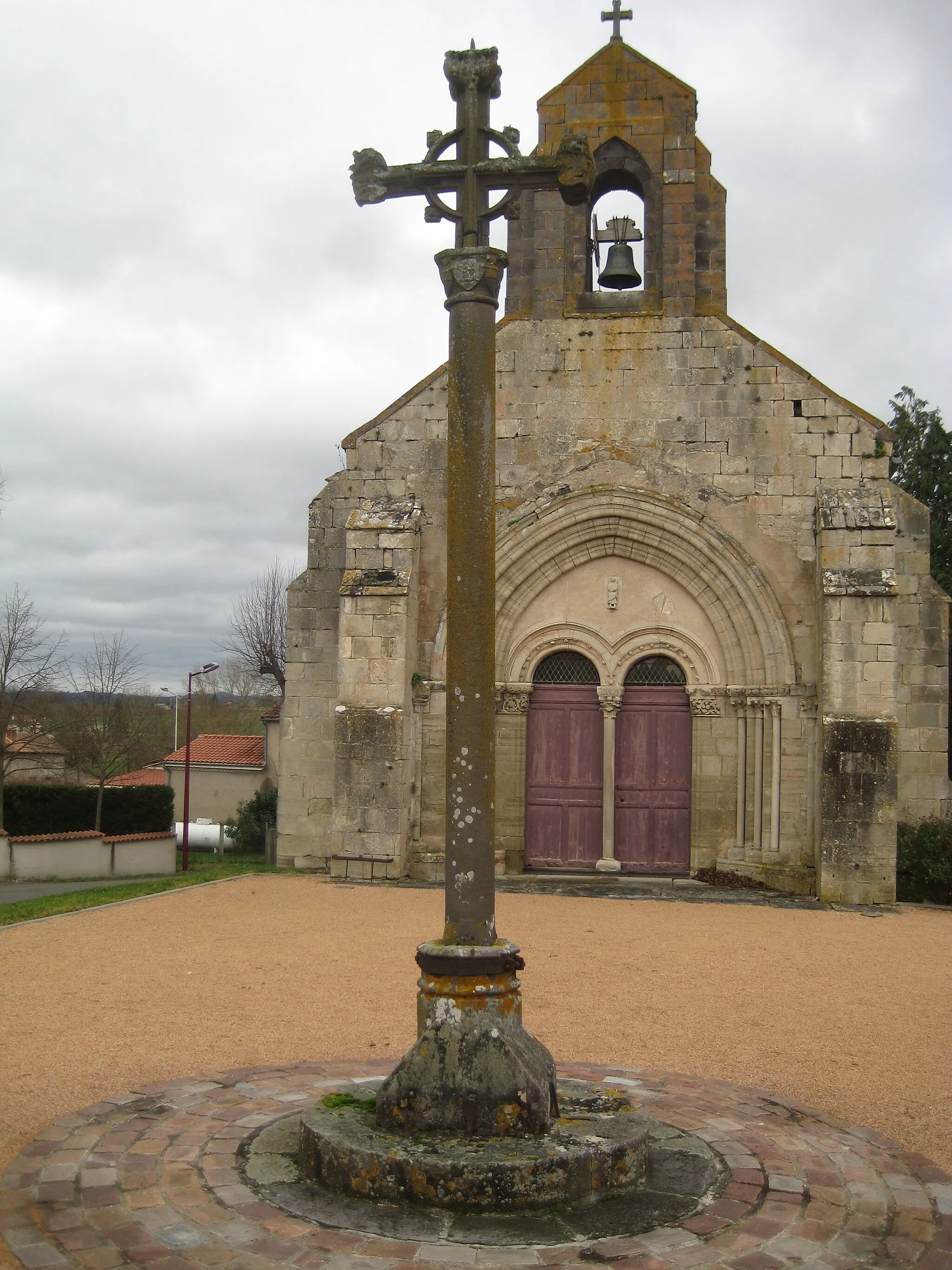Photo showing: Croix de chemin de Barnazat