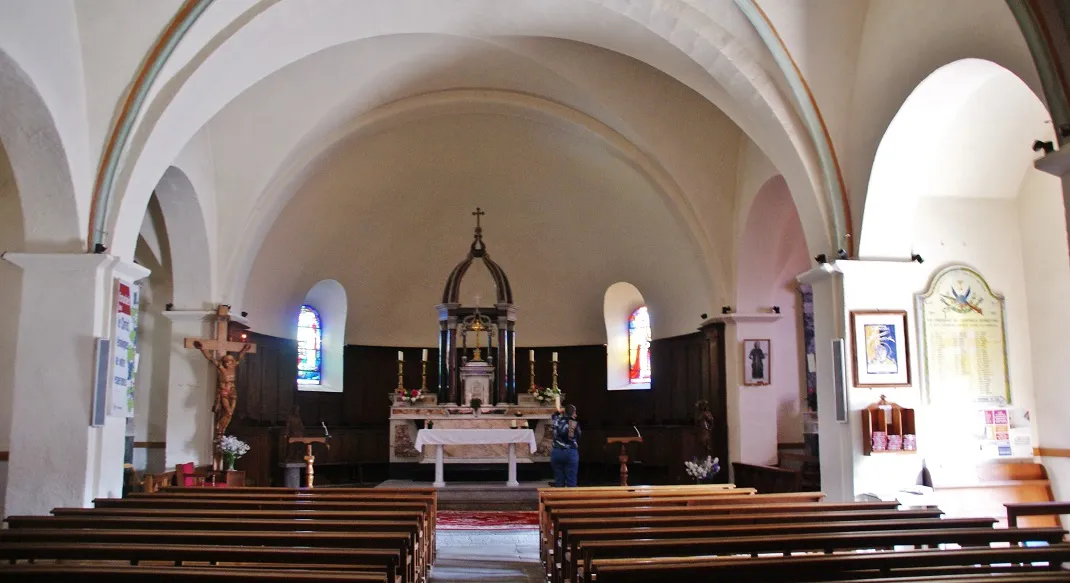 Photo showing: église St Pierre