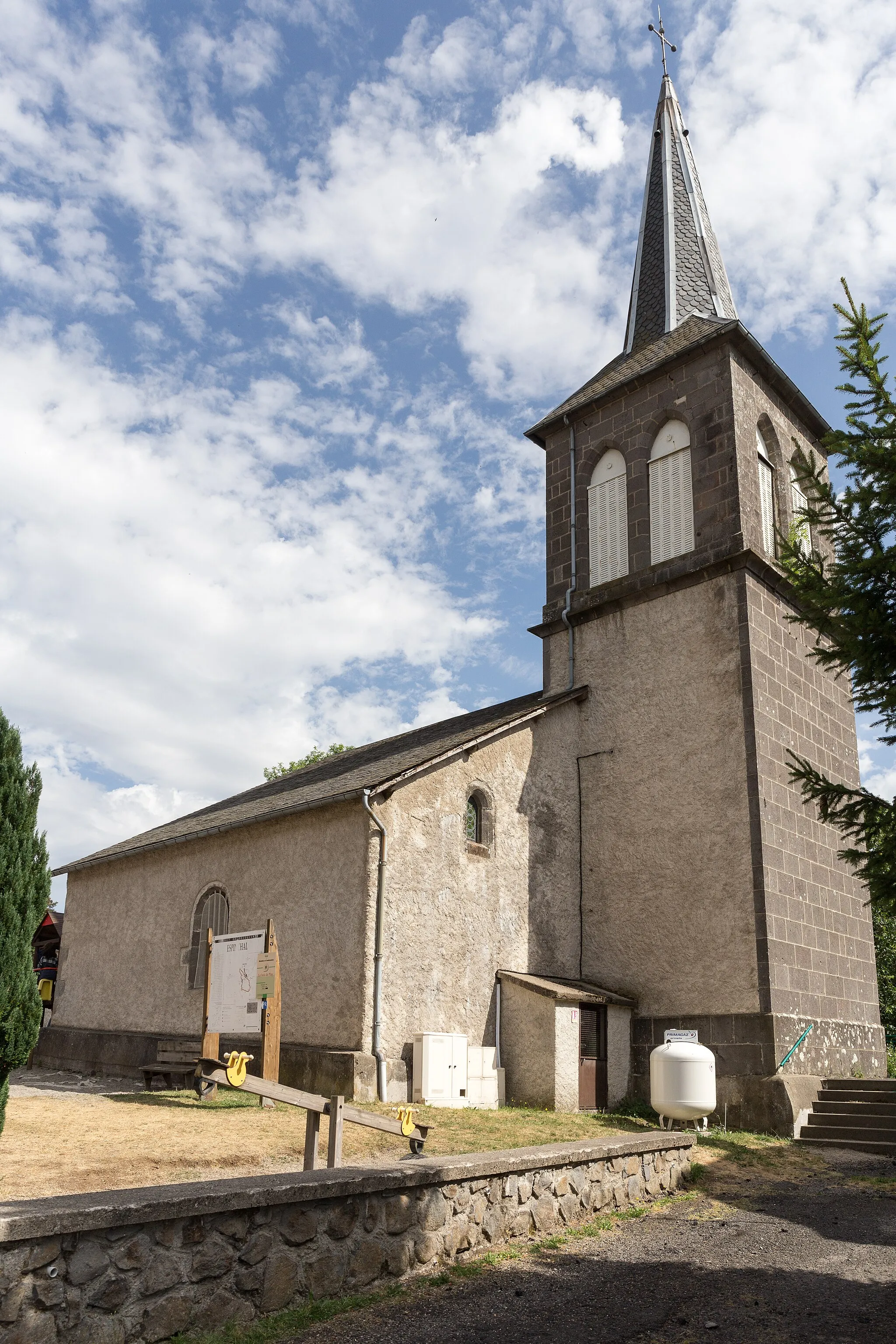 Photo showing: Church of Espinchal.