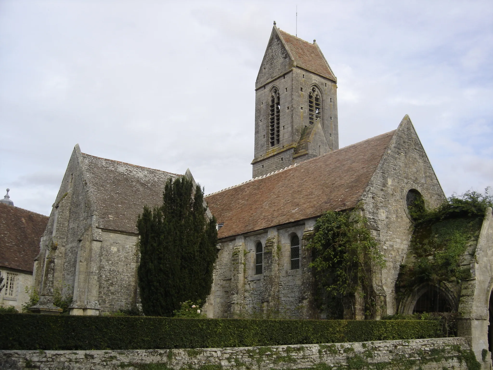 Photo showing: This building is indexed in the base Mérimée, a database of architectural heritage maintained by the French Ministry of Culture, under the reference PA00111667 .