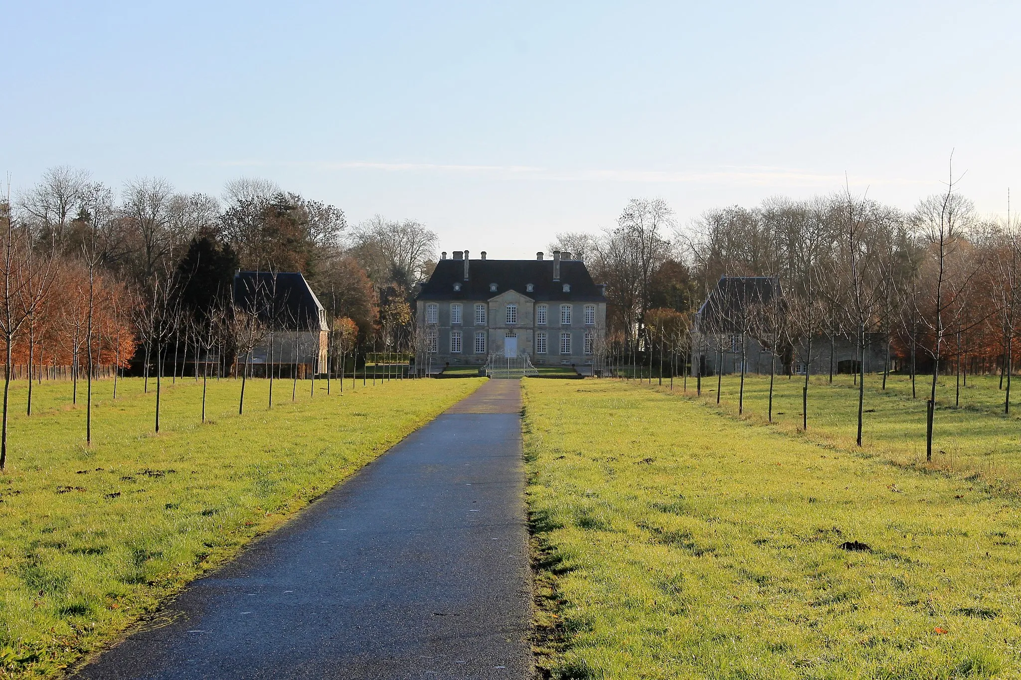 Photo showing: château de la Londe, et ses deux pavillons