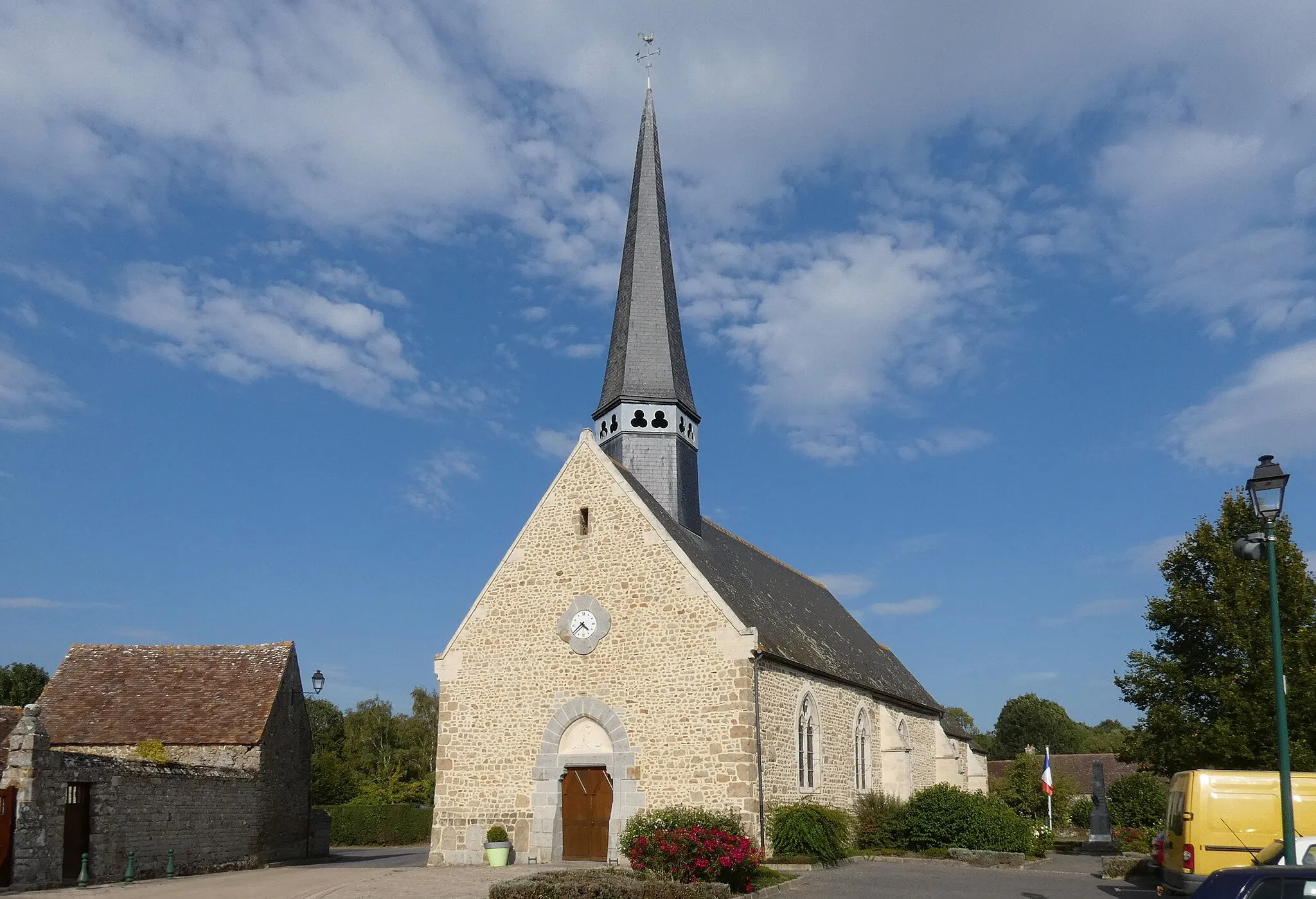 Photo showing: Vieux-Pont (Normandie, France). L'église Saint-Hilaire.
