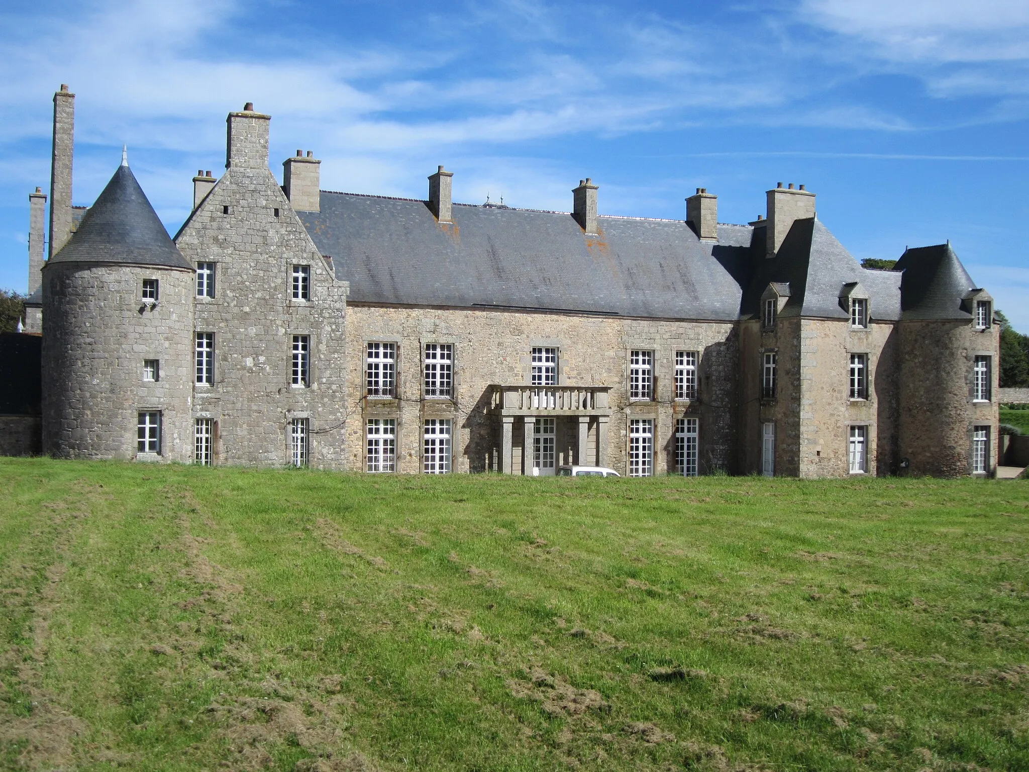 Photo showing: This building is indexed in the base Mérimée, a database of architectural heritage maintained by the French Ministry of Culture, under the reference PA00110400 .