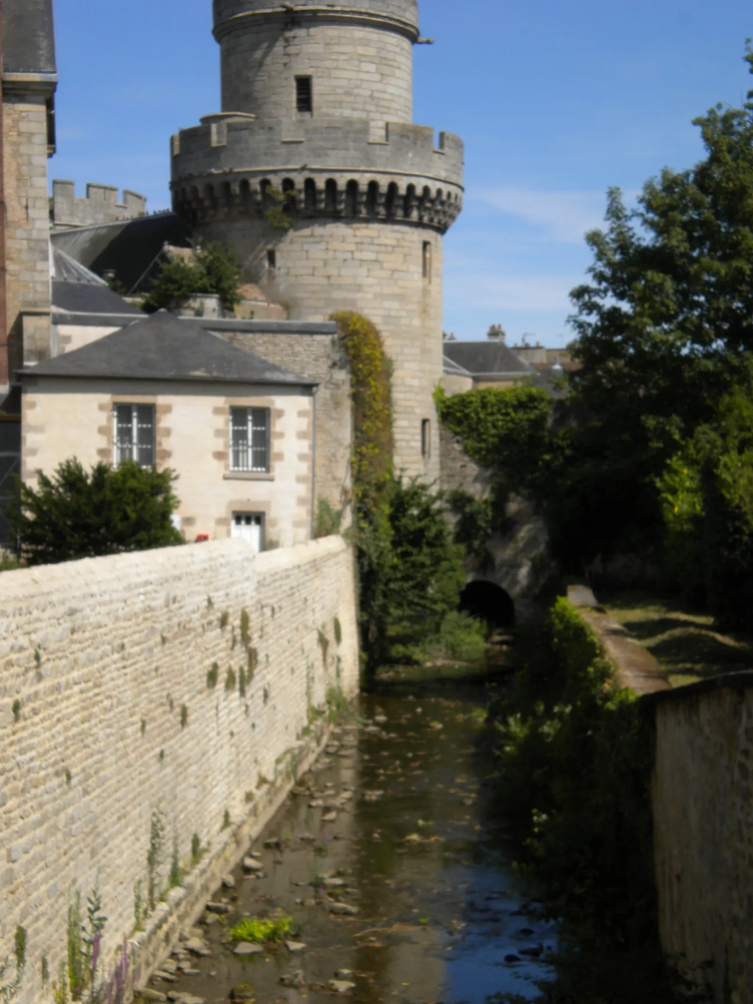 Photo showing: Alençon, la Sarthe vue d'un pont