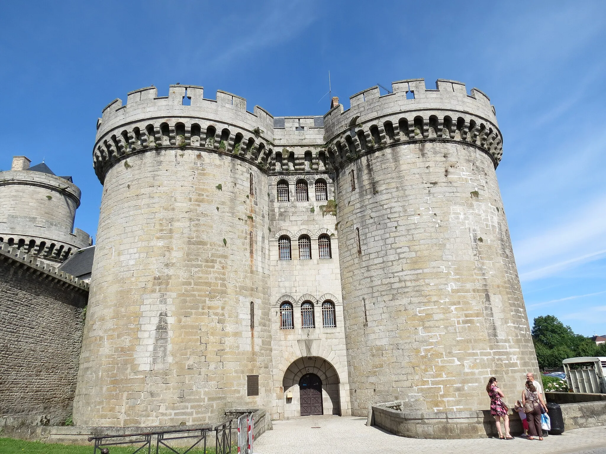 Photo showing: This building is indexed in the base Mérimée, a database of architectural heritage maintained by the French Ministry of Culture, under the reference PA00110691 .