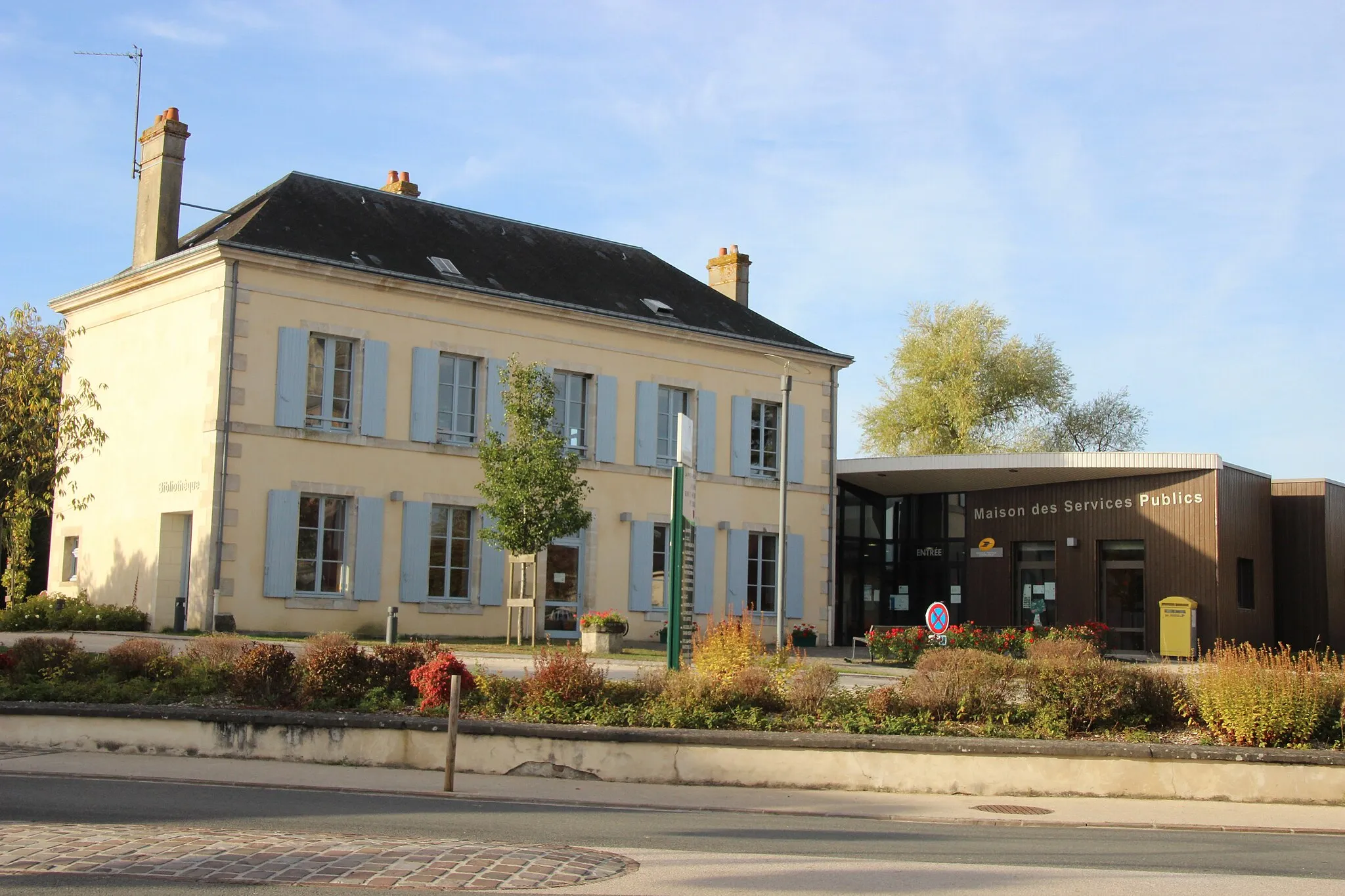 Photo showing: Mairie déléguée - La Fresnaye-sur-Chédouet 2.jpg