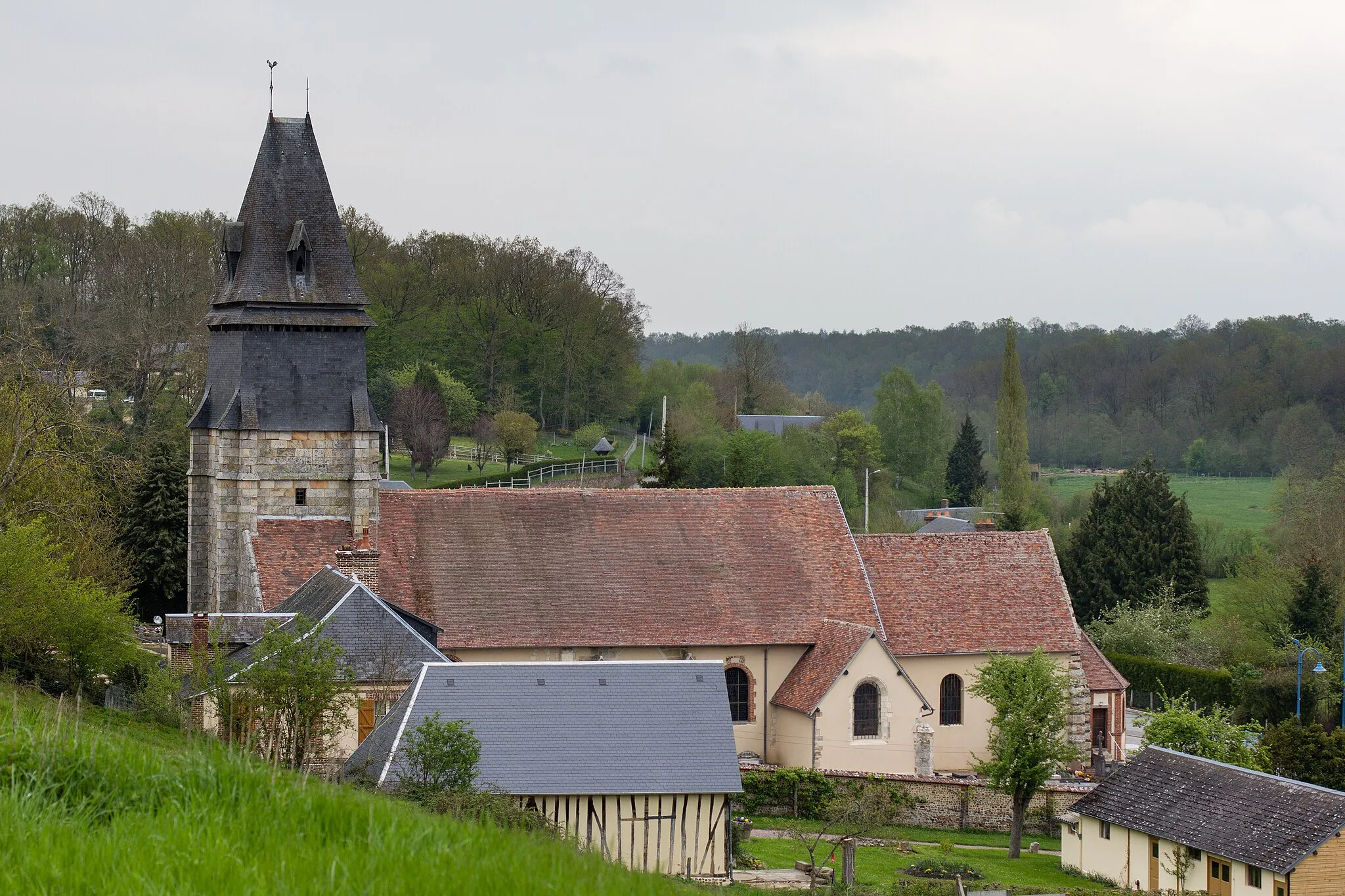 Photo showing: Église saint Georges de Montreuil-l'Argillé.