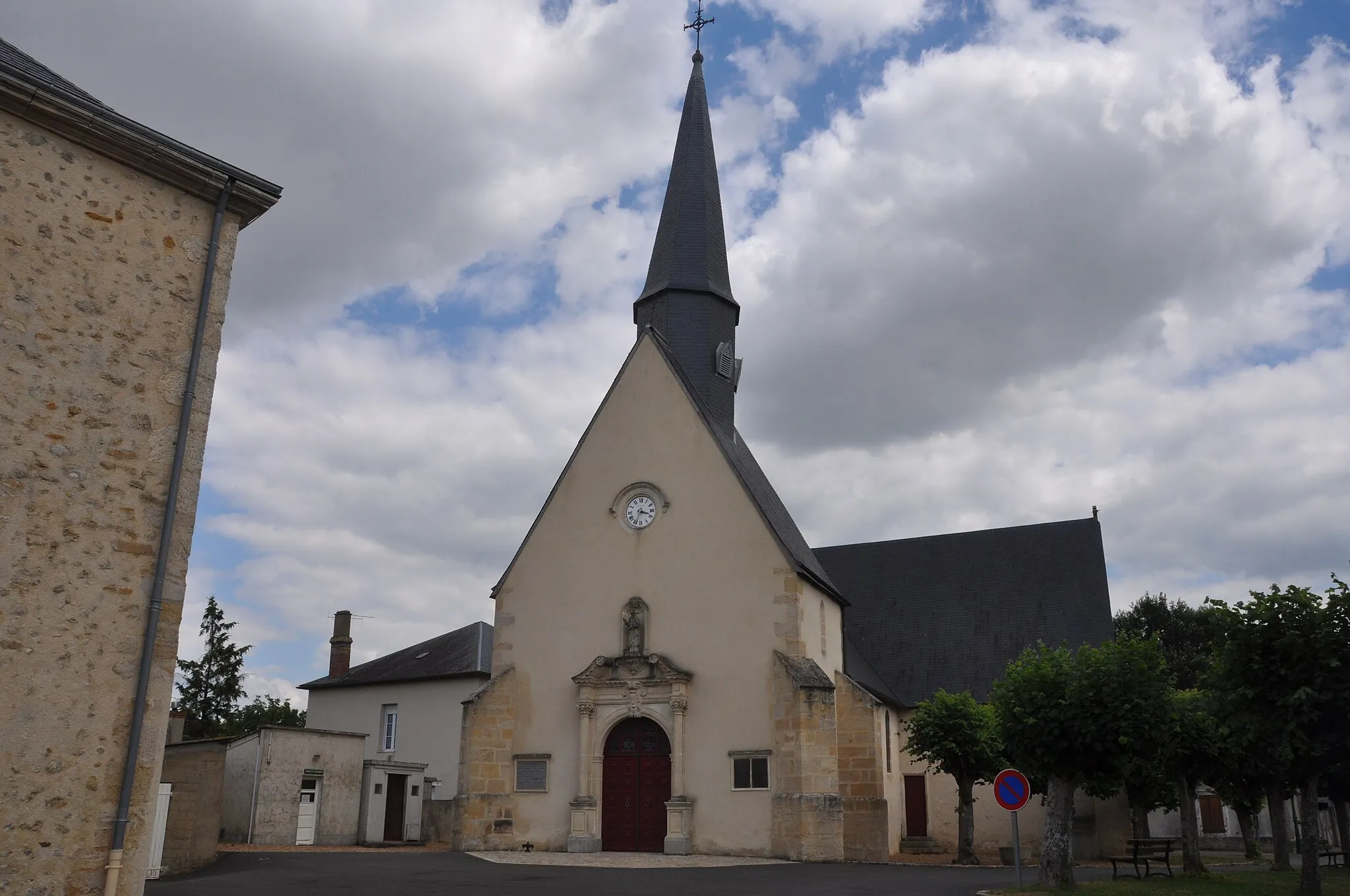 Photo showing: au coeur de commune , ce monument historique a su resister au temps