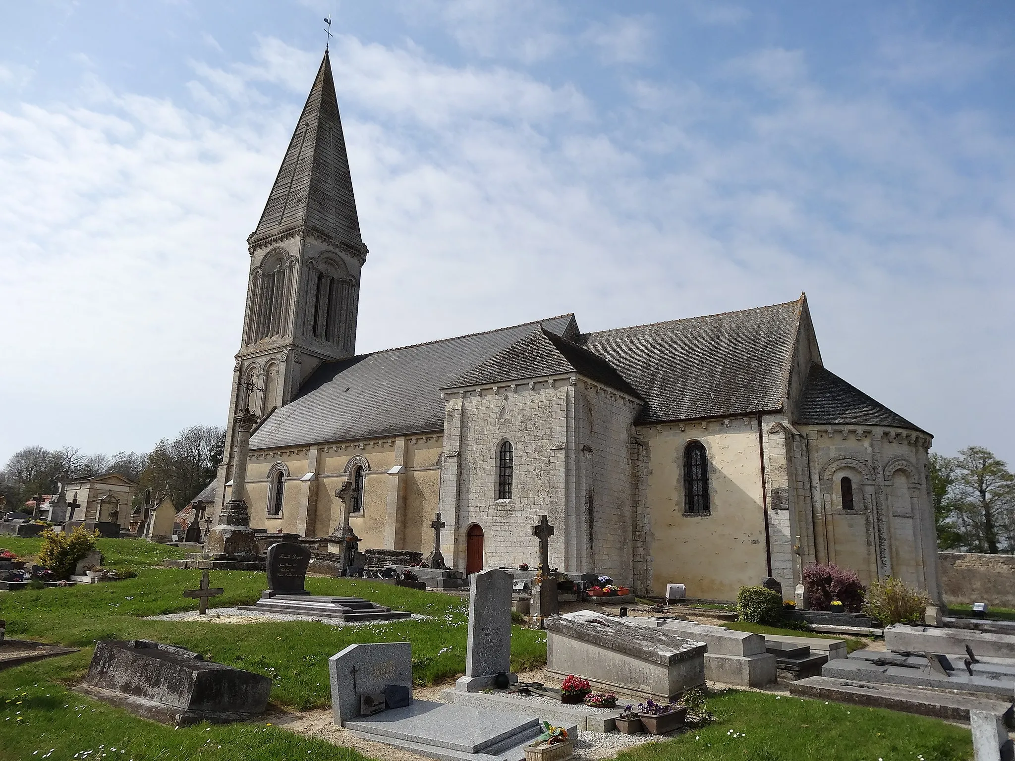 Photo showing: façade sud de l'église St Germain de Guéron