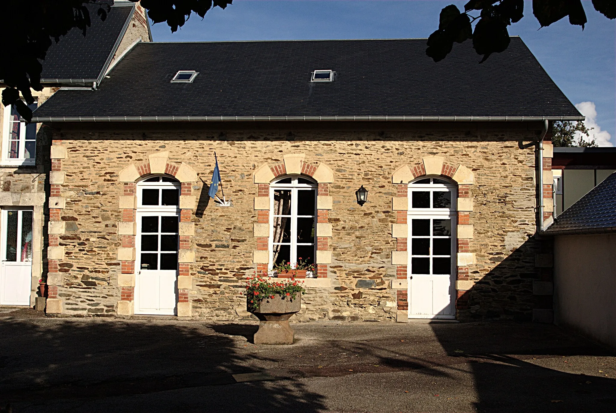 Photo showing: The Town hall of Longvillers, Calvados, French.
