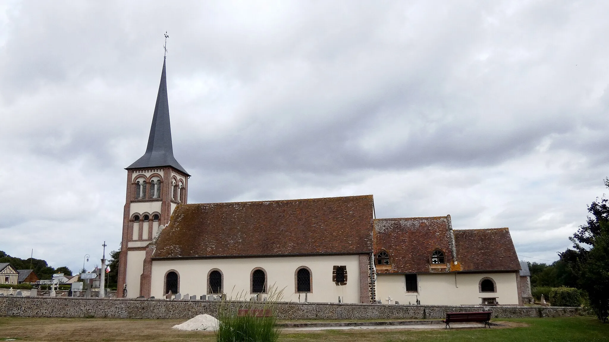 Photo showing: La Haye-Saint-Sylvestre (Normandie, France). L'église Saint-Sylvestre.