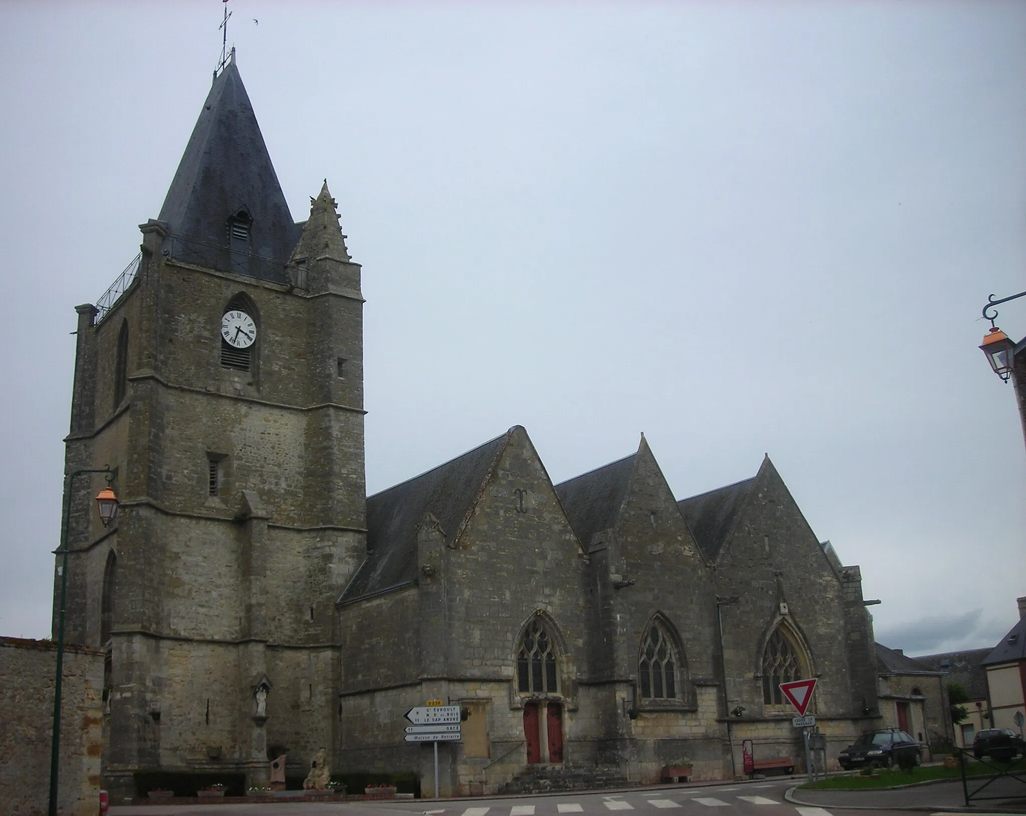 Photo showing: Église du village d'Échauffour (Orne, France)