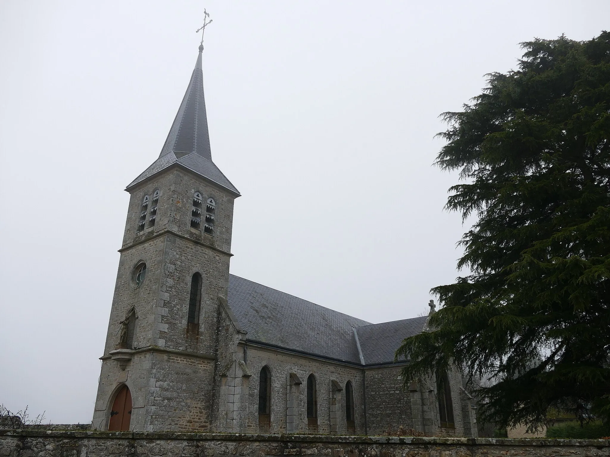 Photo showing: Saint-Cyr's church in Lonrai (Orne, Normandie, France).
