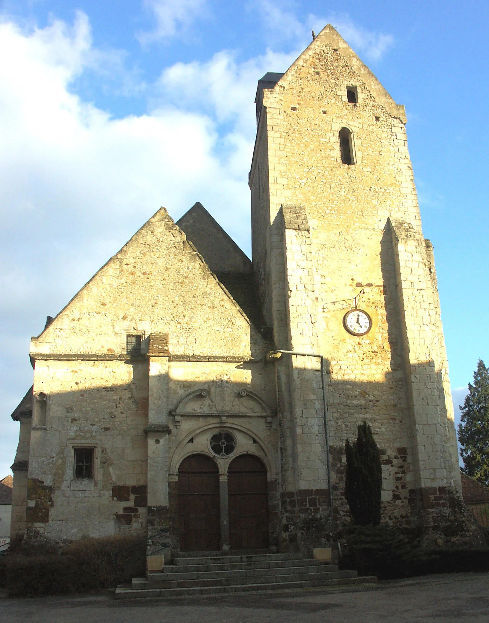 Photo showing: This building is inscrit au titre des monuments historiques de la France. It is indexed in the base Mérimée, a database of architectural heritage maintained by the French Ministry of Culture, under the reference PA61000014 .