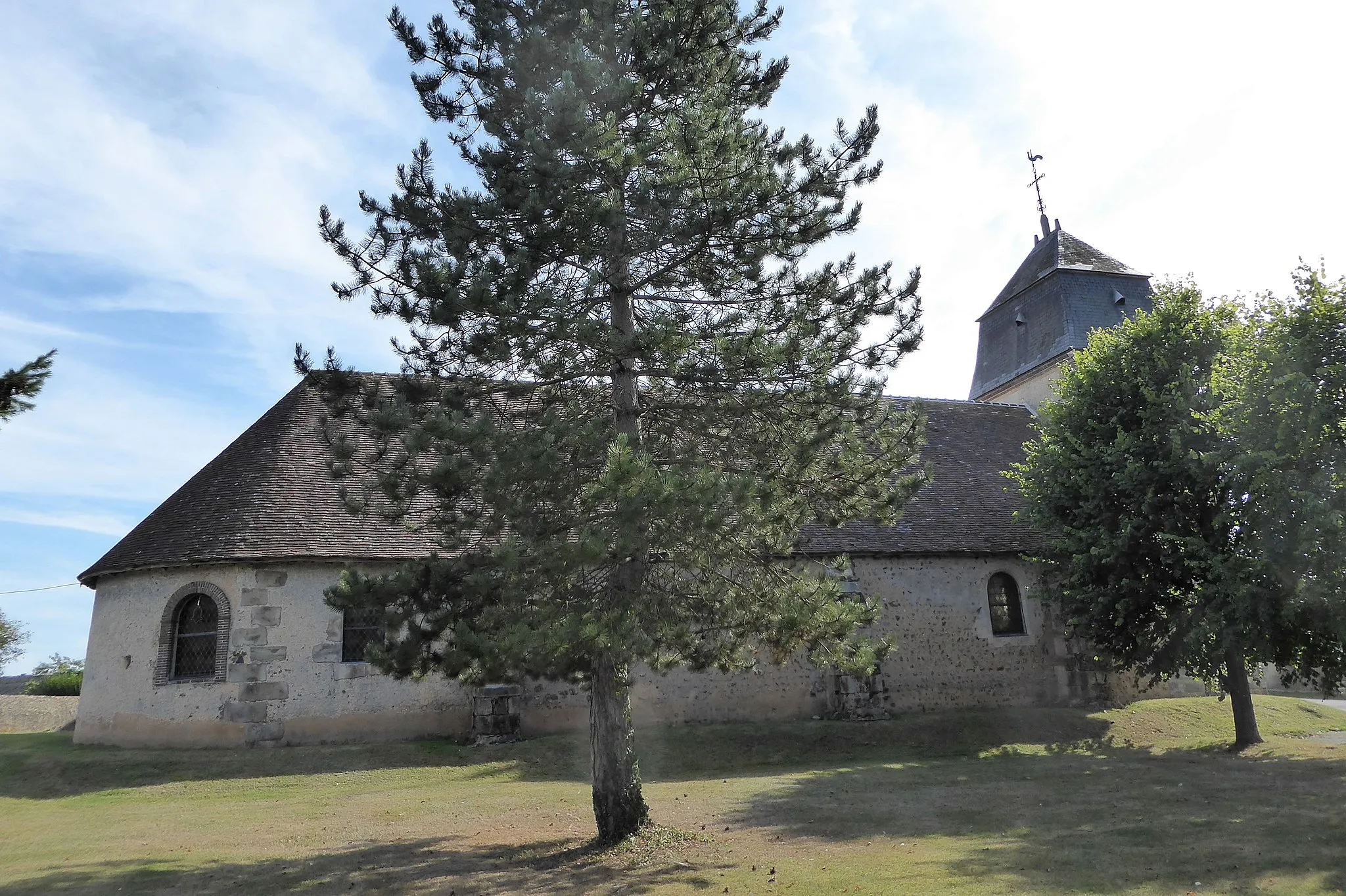 Photo showing: Mur nord de l'église Saint-Martin, Rohaire, Eure-et-Loir, France.