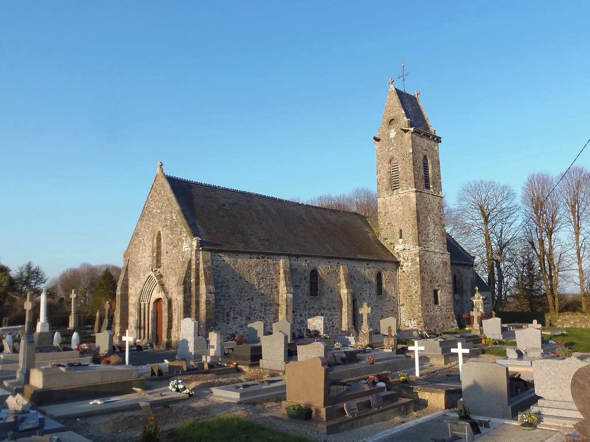 Photo showing: Aumeville-Lestre (Normandie, France). L'église Saint-Pierre.