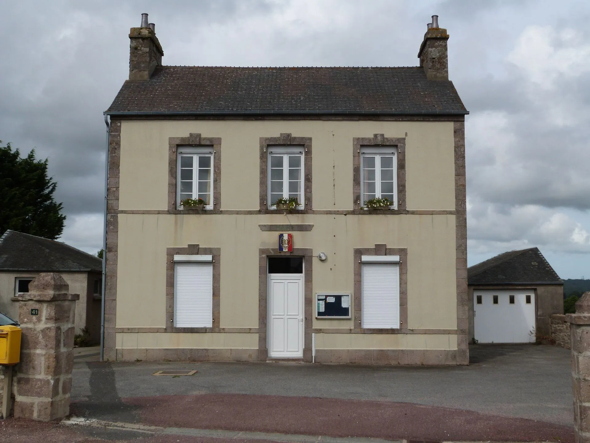 Photo showing: Mairie de Saint-Martin-le-Greard