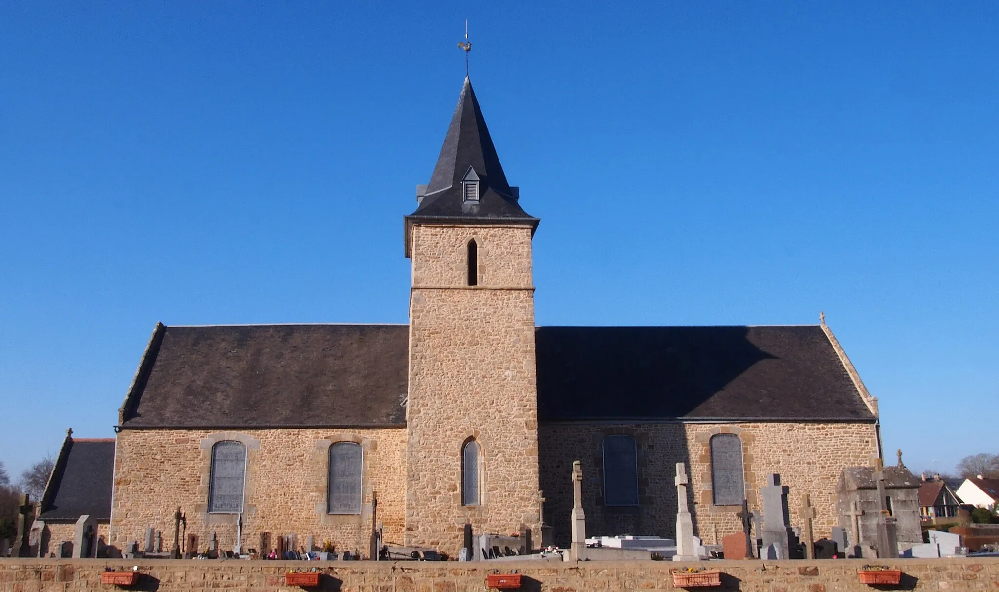 Photo showing: Saint-Senier-sous-Avranches (Normandie, France). L'église Saint-Senier.